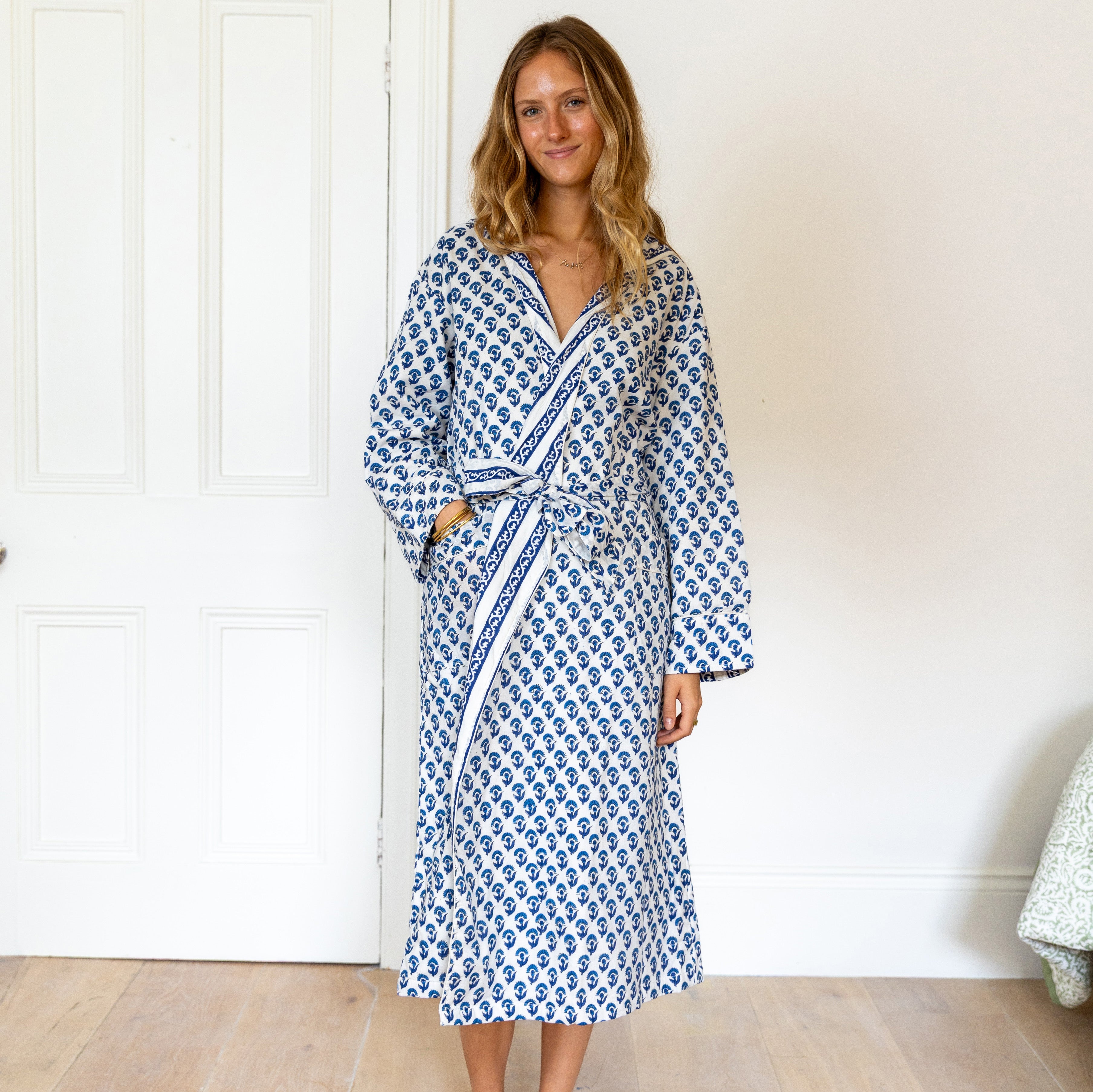 COTTON HOODED ROBE - BLUE FLOWER