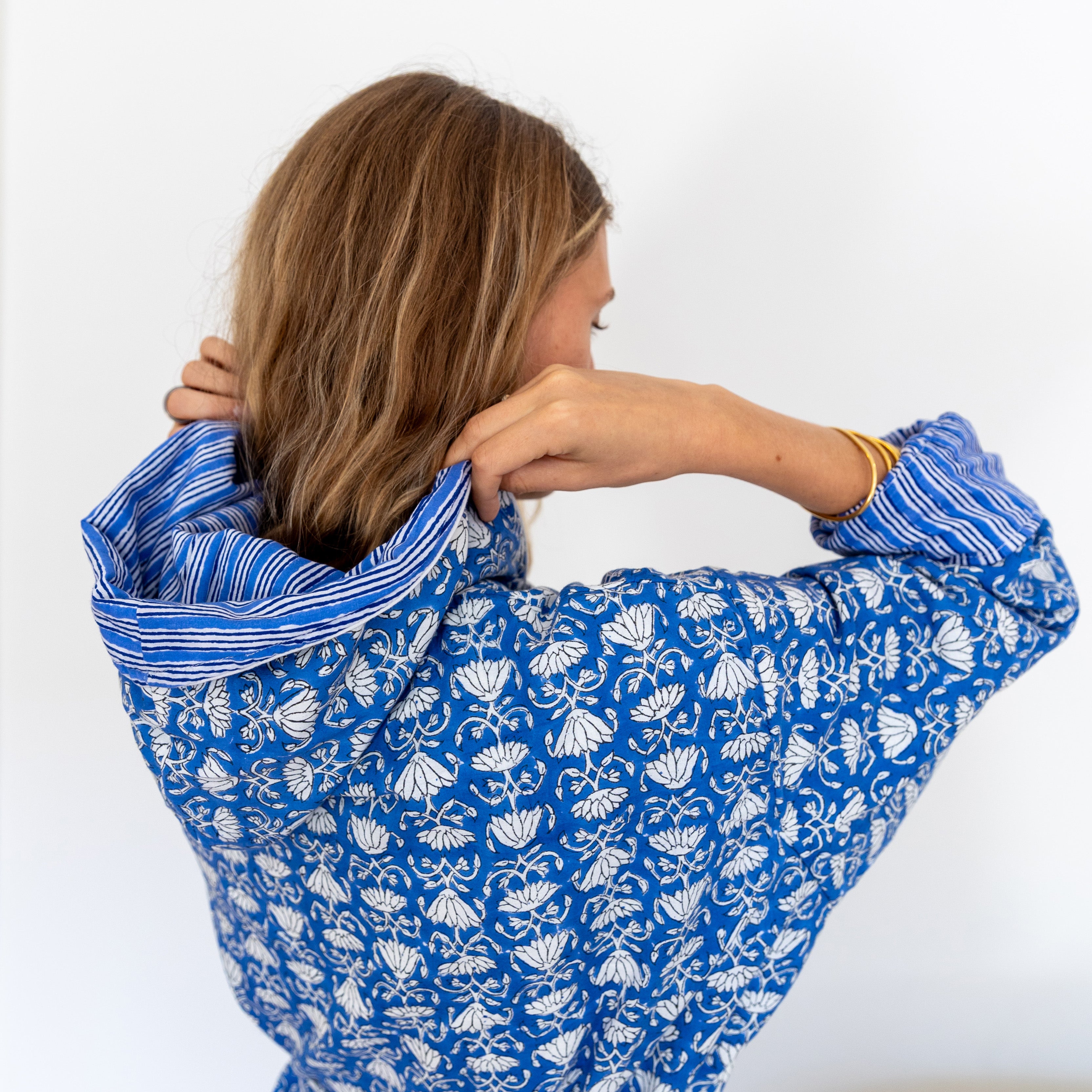COTTON HOODED ROBE - BLUE LOTUS