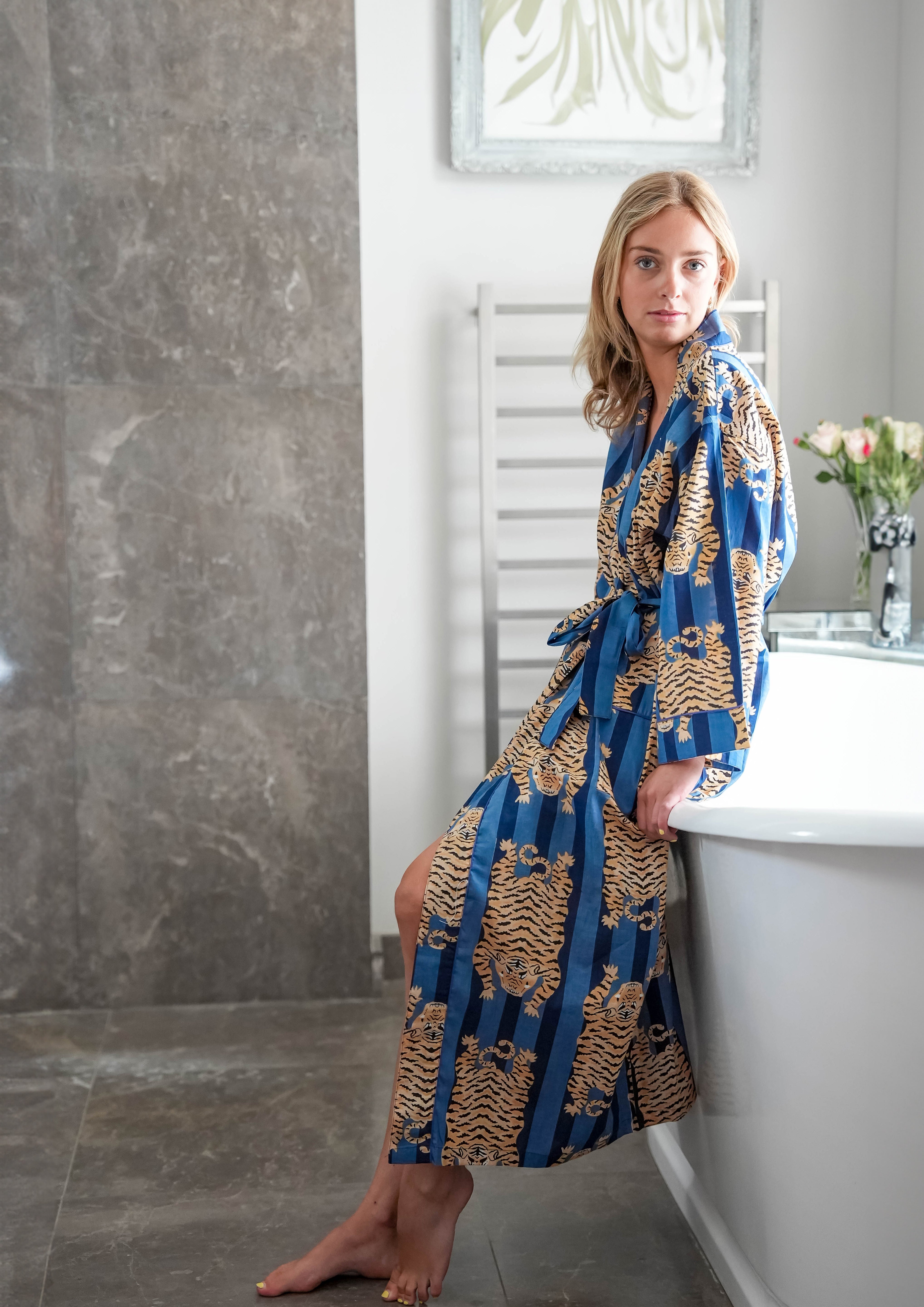 TIGER PRINT ROBE - DARK BLUE