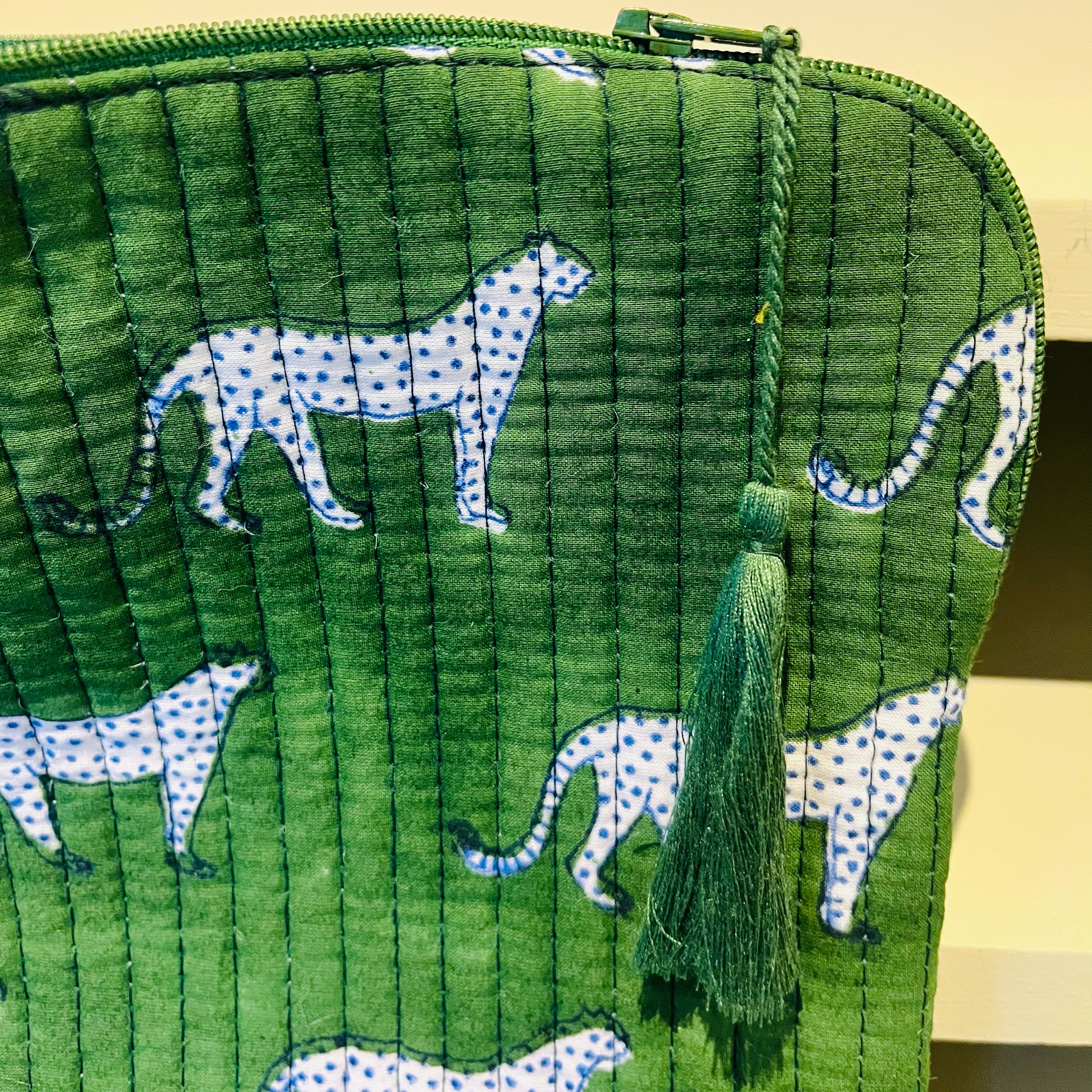 LAPTOP CASE - GREEN LEOPARD