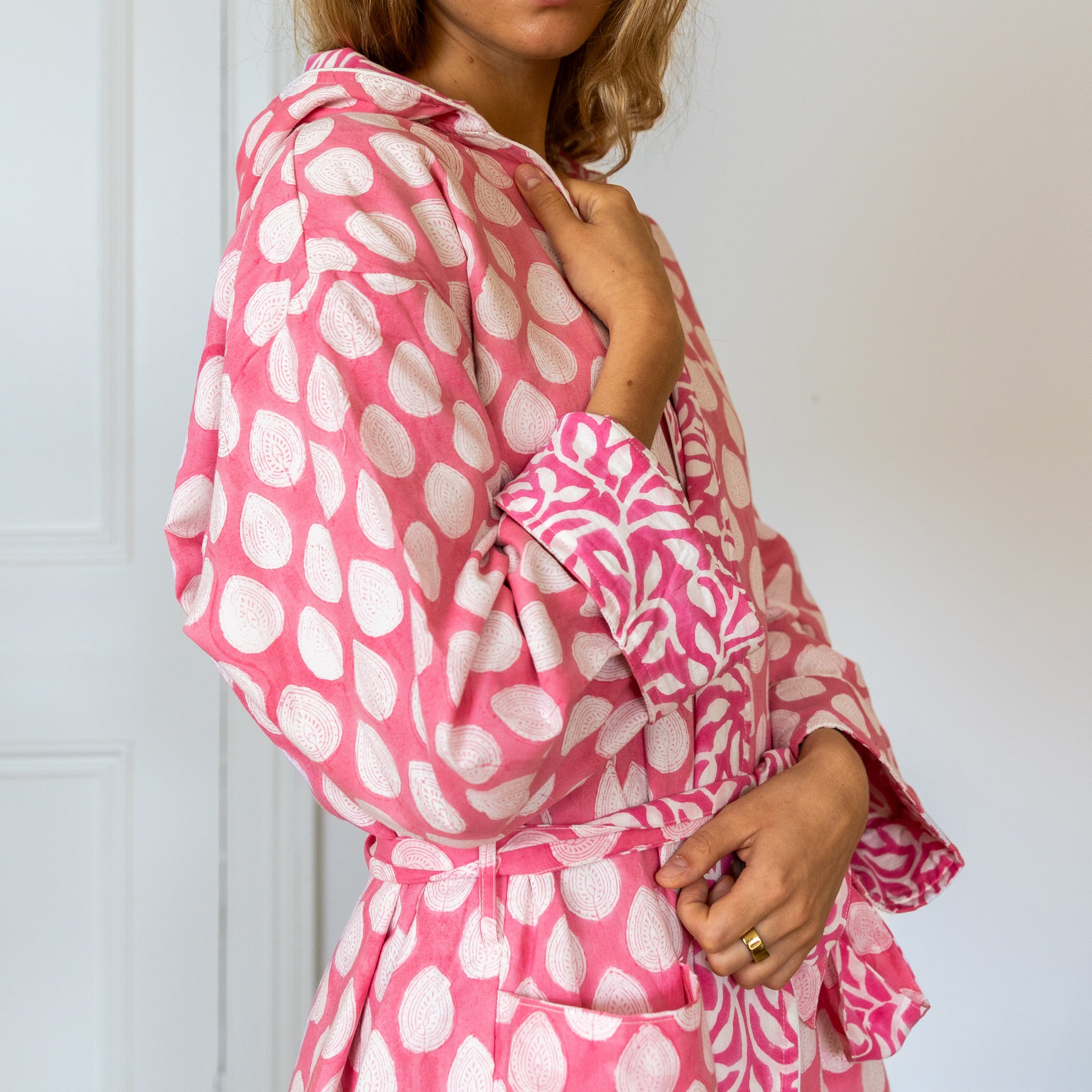 COTTON HOODED ROBE - PINK LEAF