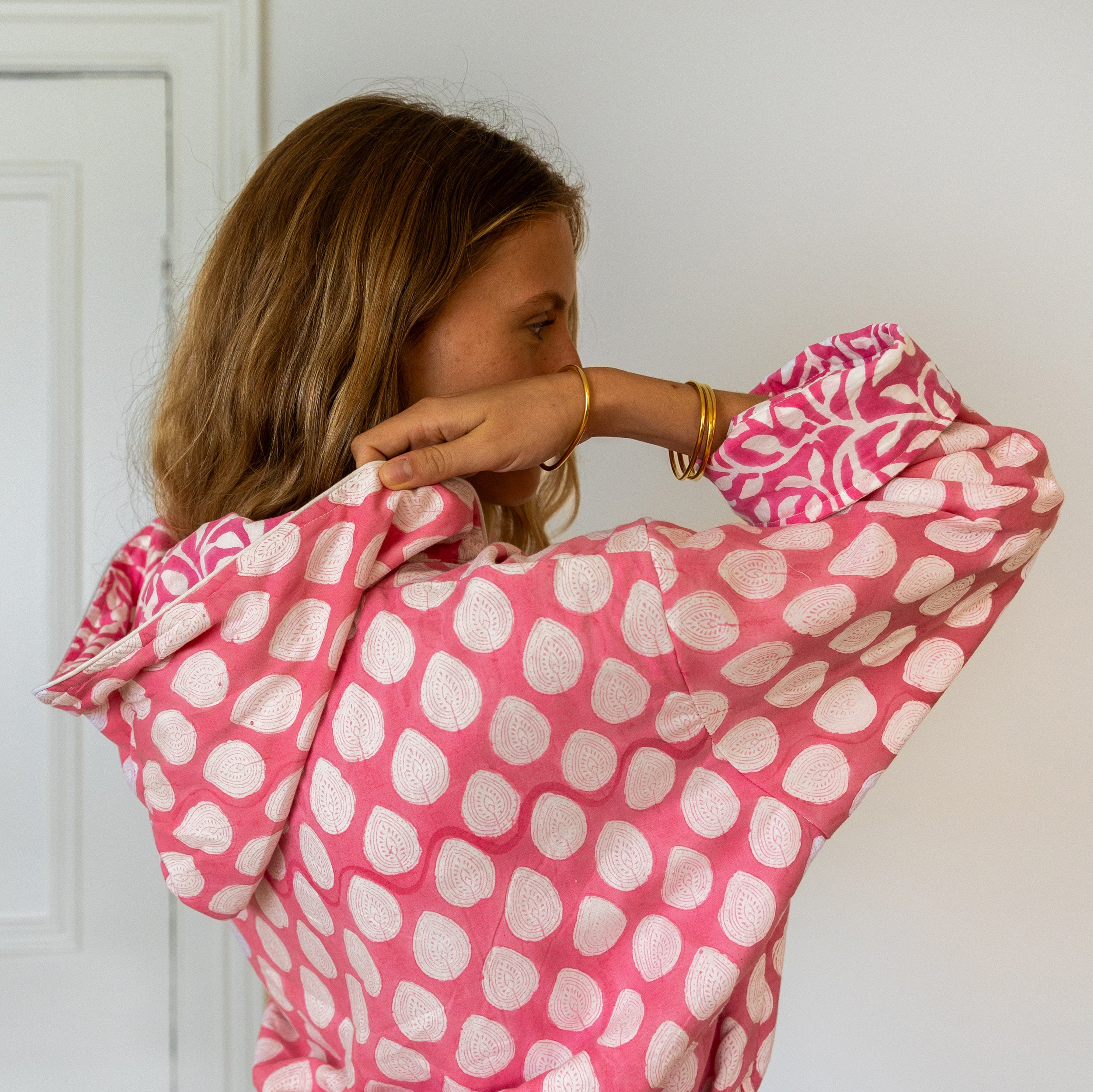 COTTON HOODED ROBE - PINK LEAF