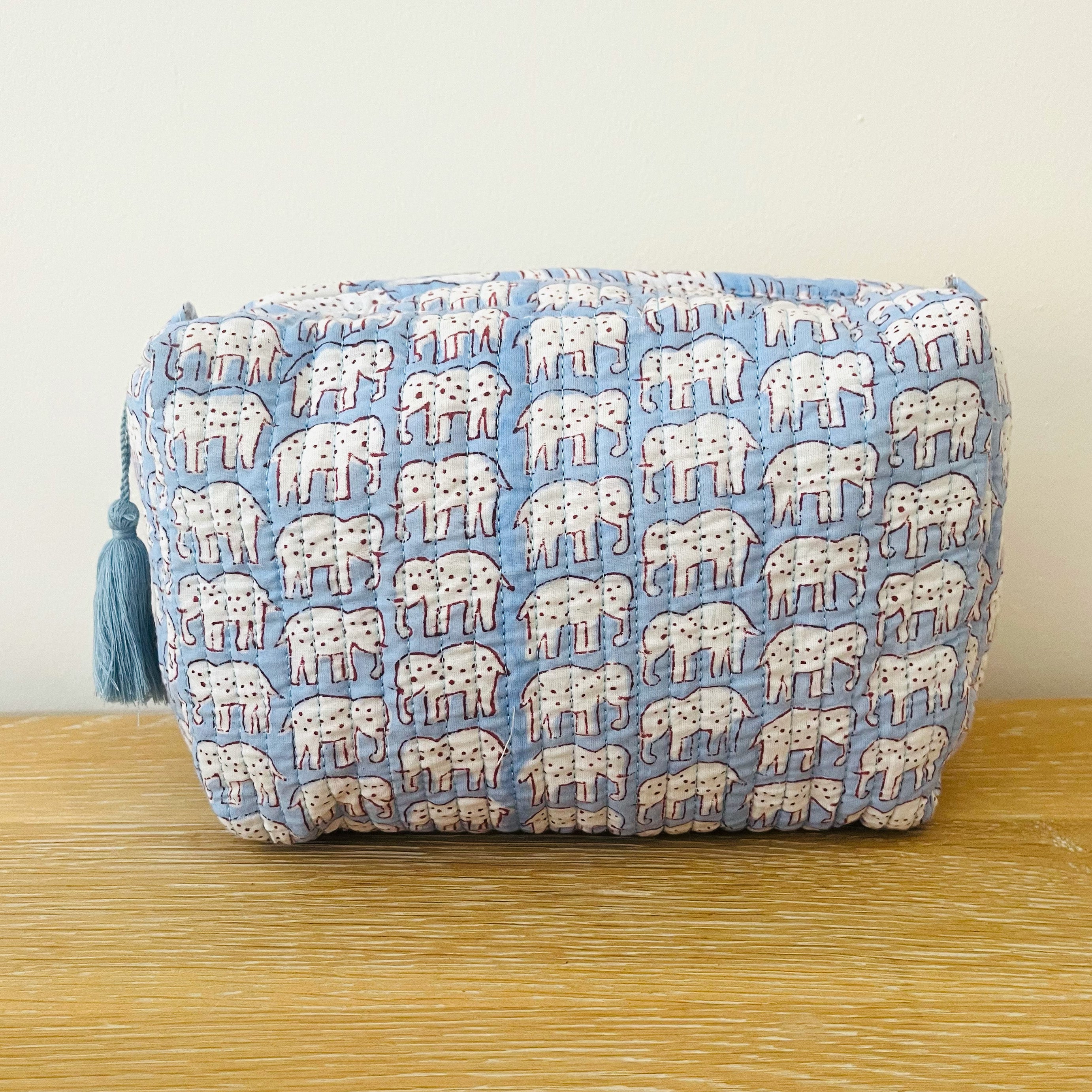 WASH BAG + MAKE UP POUCH SET - BLUE ELEPHANT
