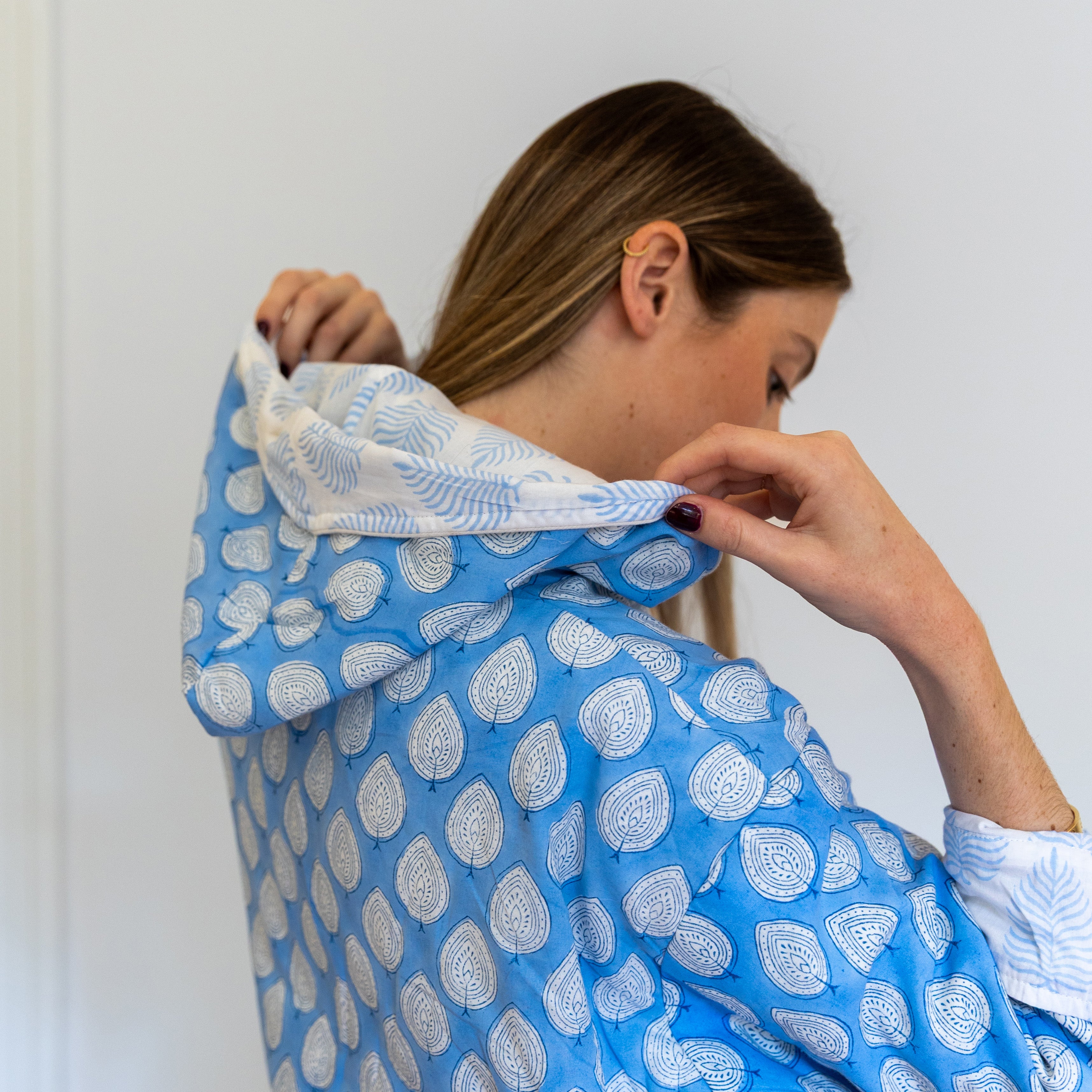 COTTON HOODED ROBE - BLUE LEAF