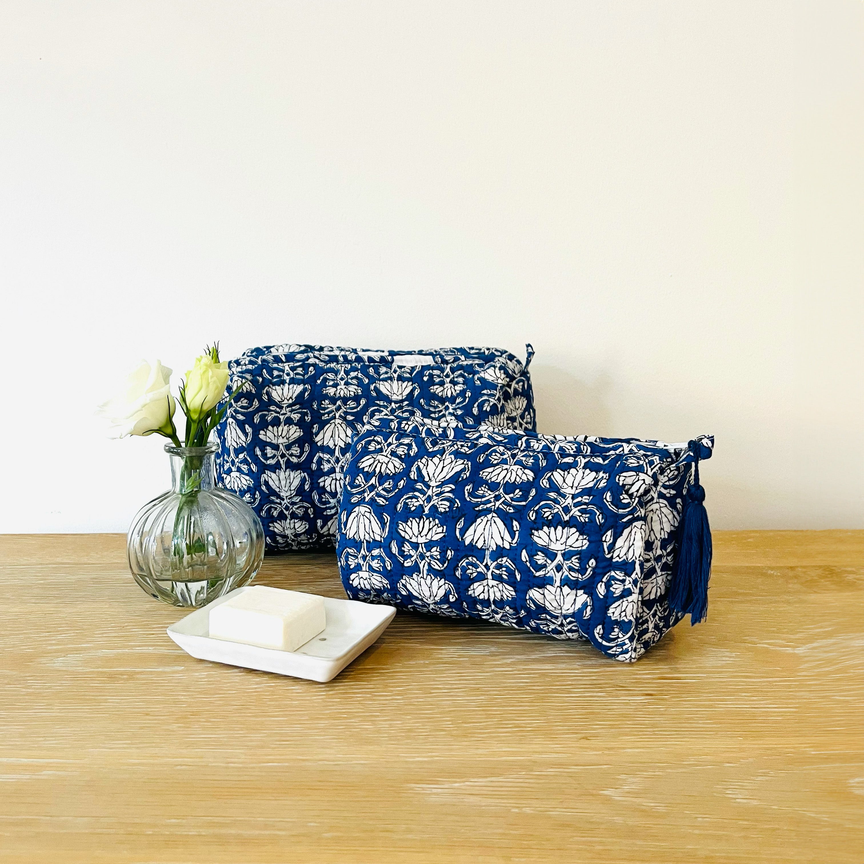 WASH BAG + MAKE UP POUCH SET - BLUE LOTUS