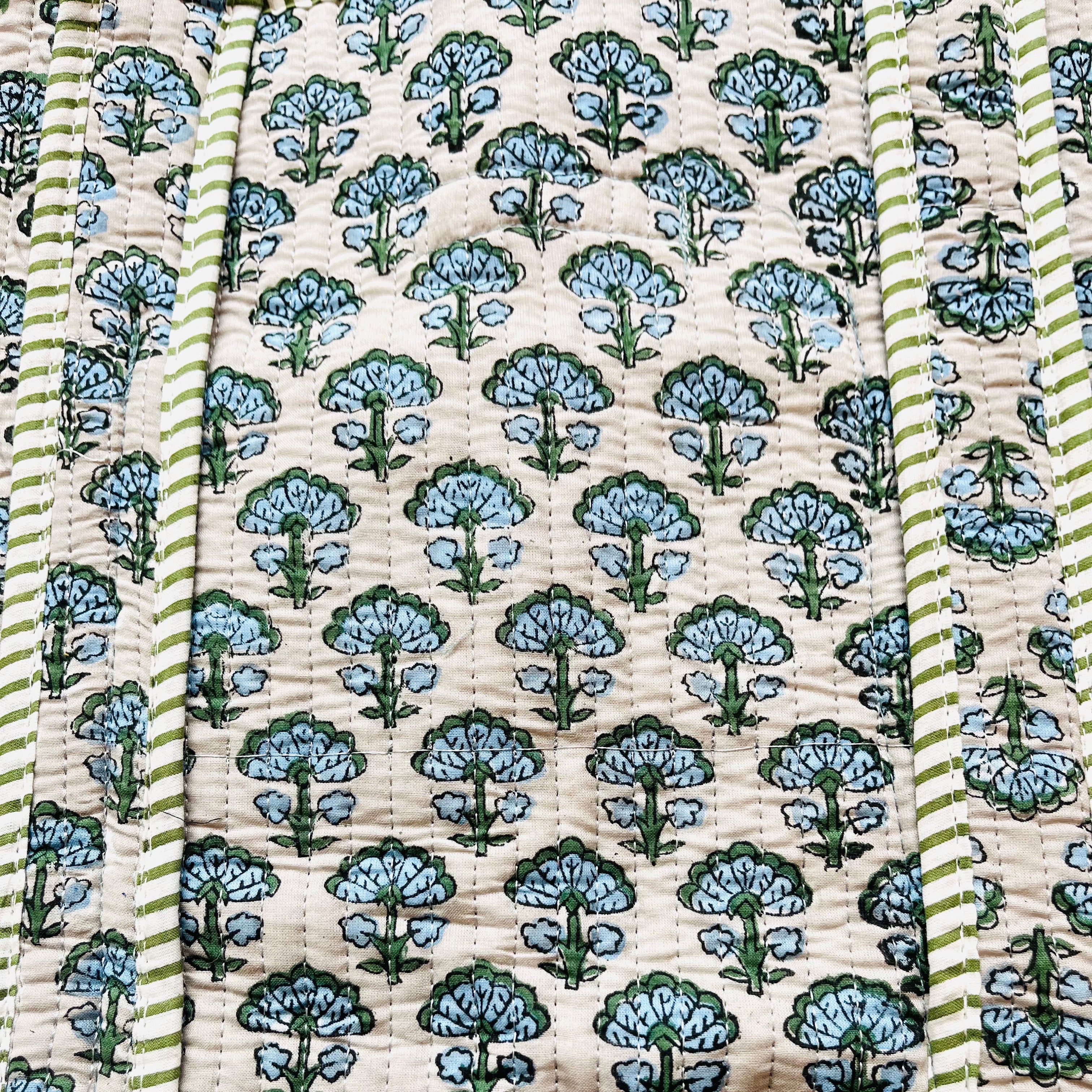 Grey_and_blue_flower.jpg