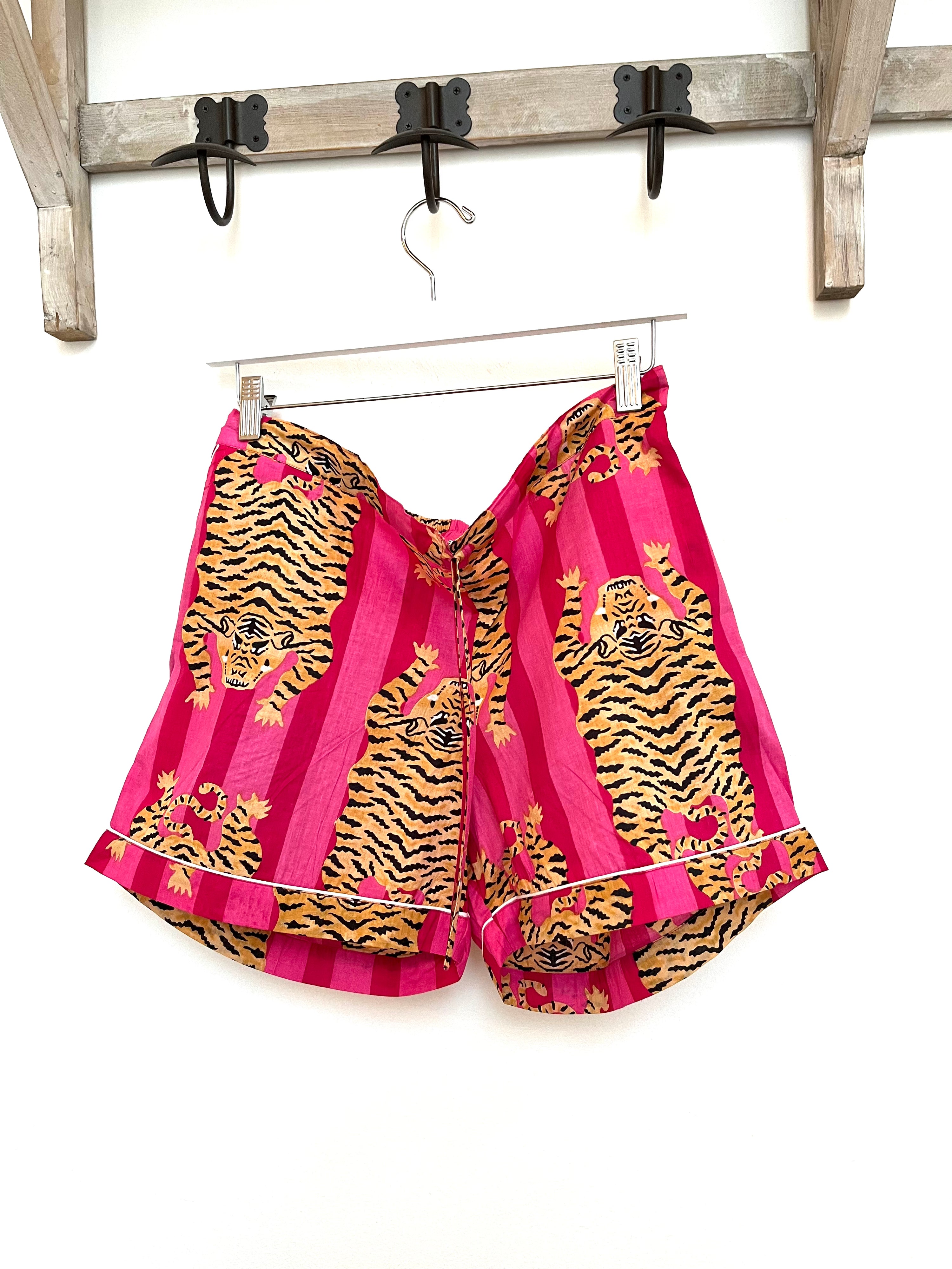 PYJAMA SHORTS - HOT PINK TIGER