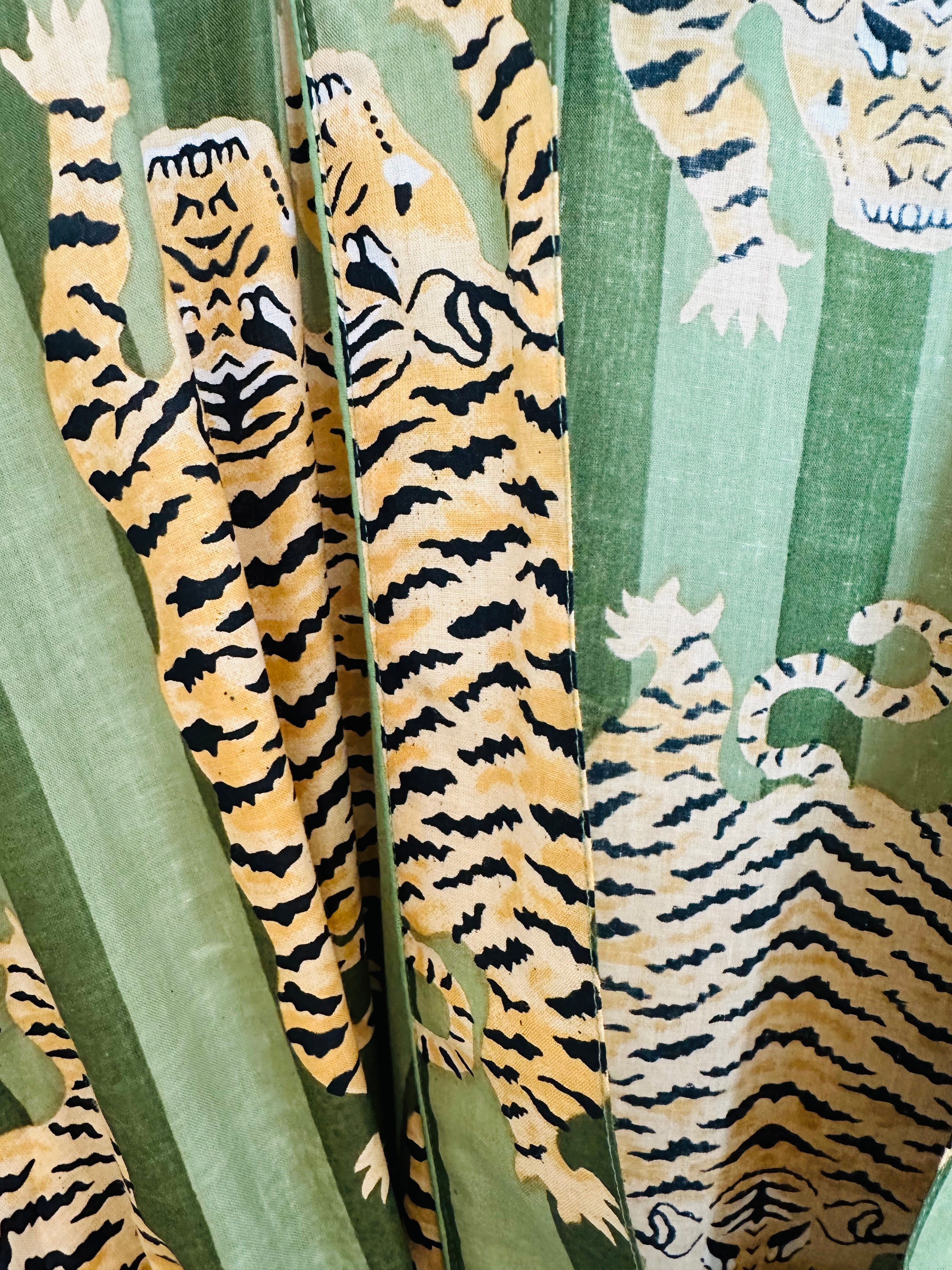 TIGER PRINT ROBE - GREEN
