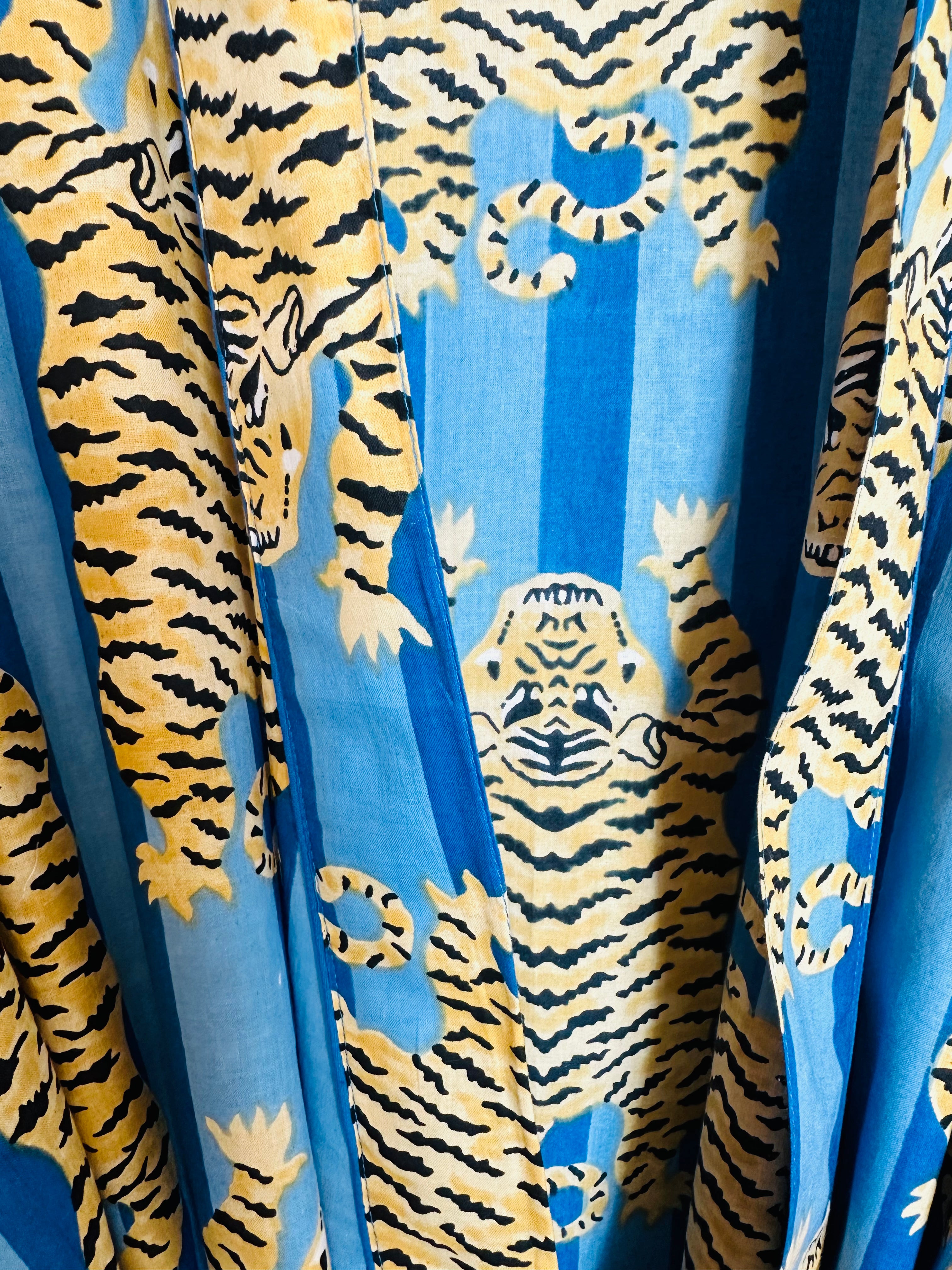 TIGER PRINT ROBE - MID BLUE