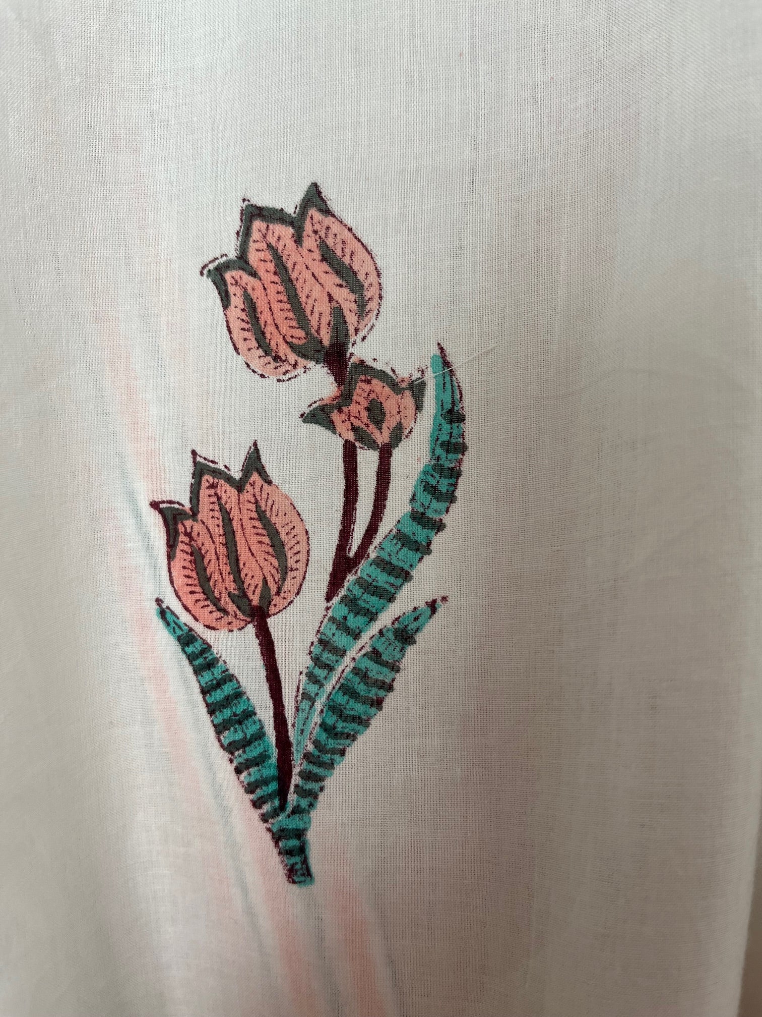 HAND PRINTED ROBE - WHITE/PINK FLOWER