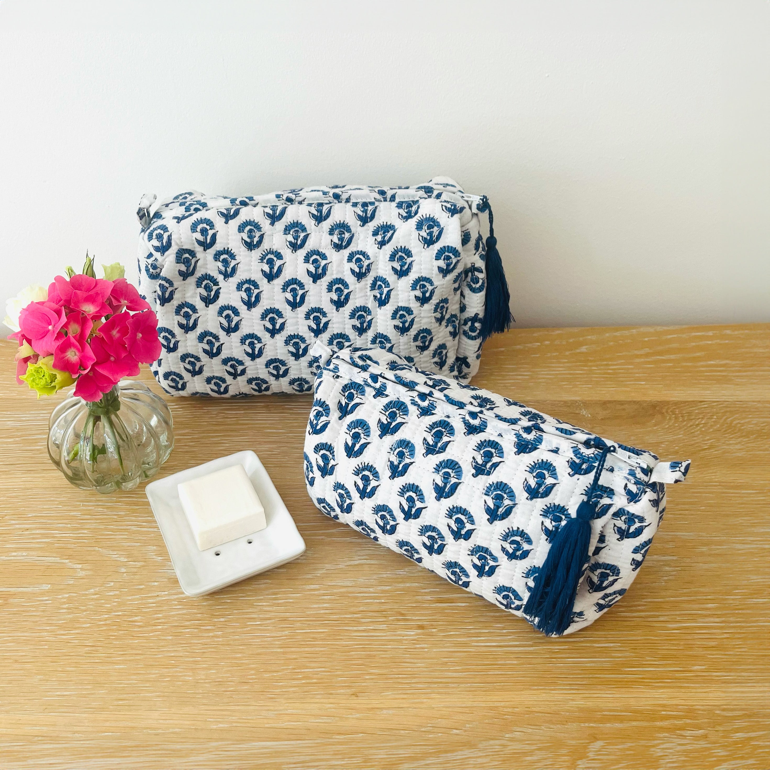 WASH BAG + MAKE UP POUCH SET - BLUE FLOWER