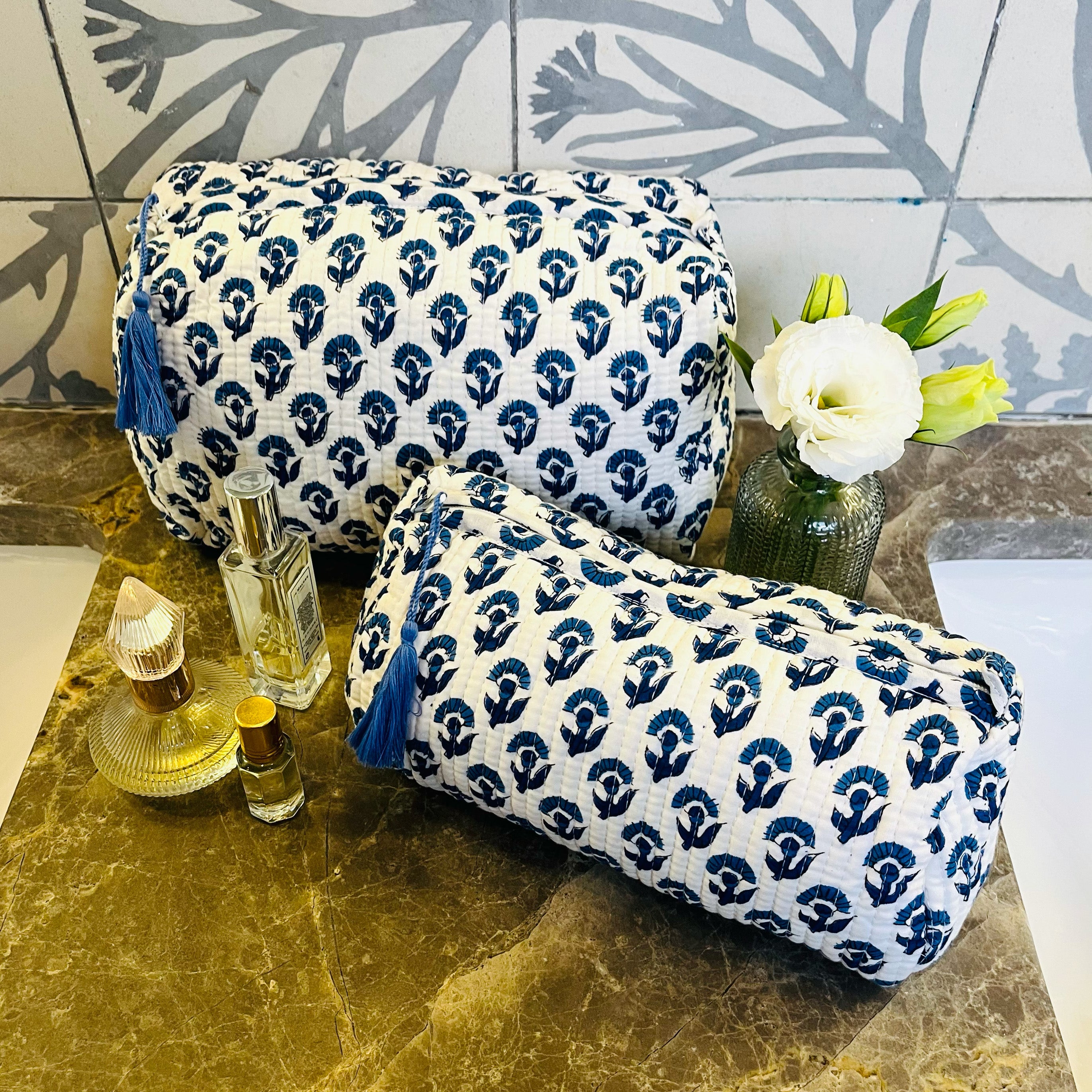 COTTON WASH BAG - BLUE BUTI