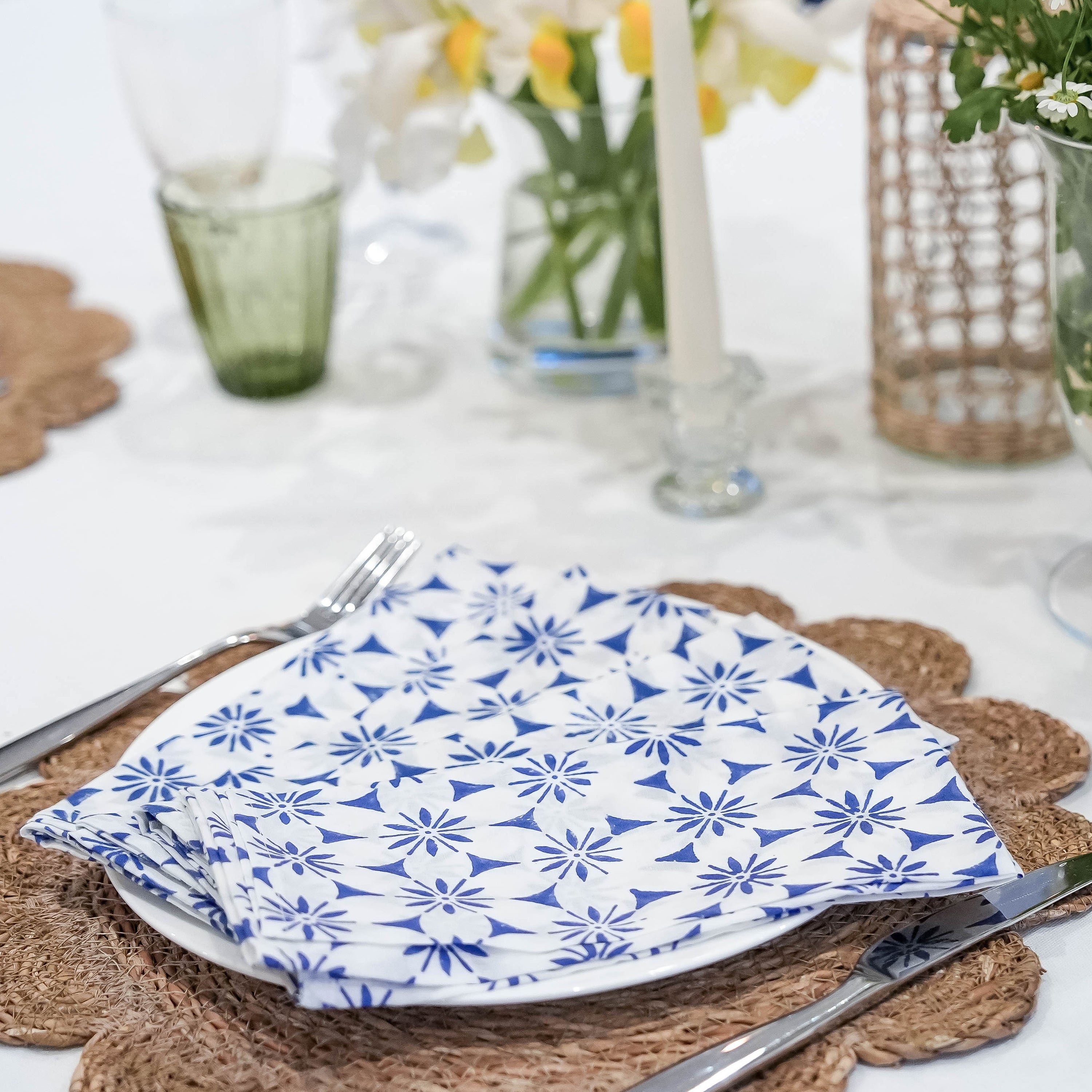 LIGHTWEIGHT NAPKINS - BLUE DAISY