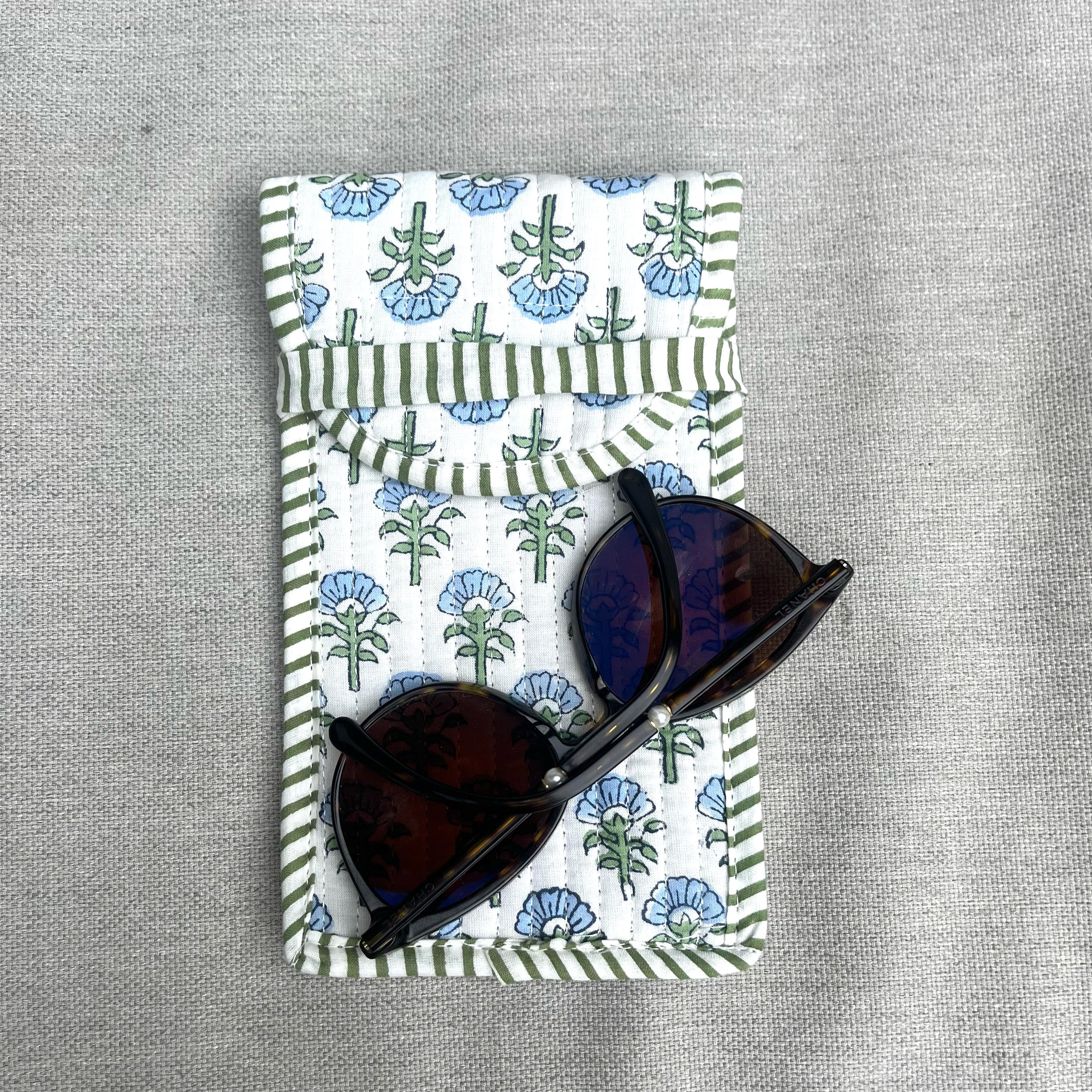 COTTON GLASSES CASE - BLUE DAISY