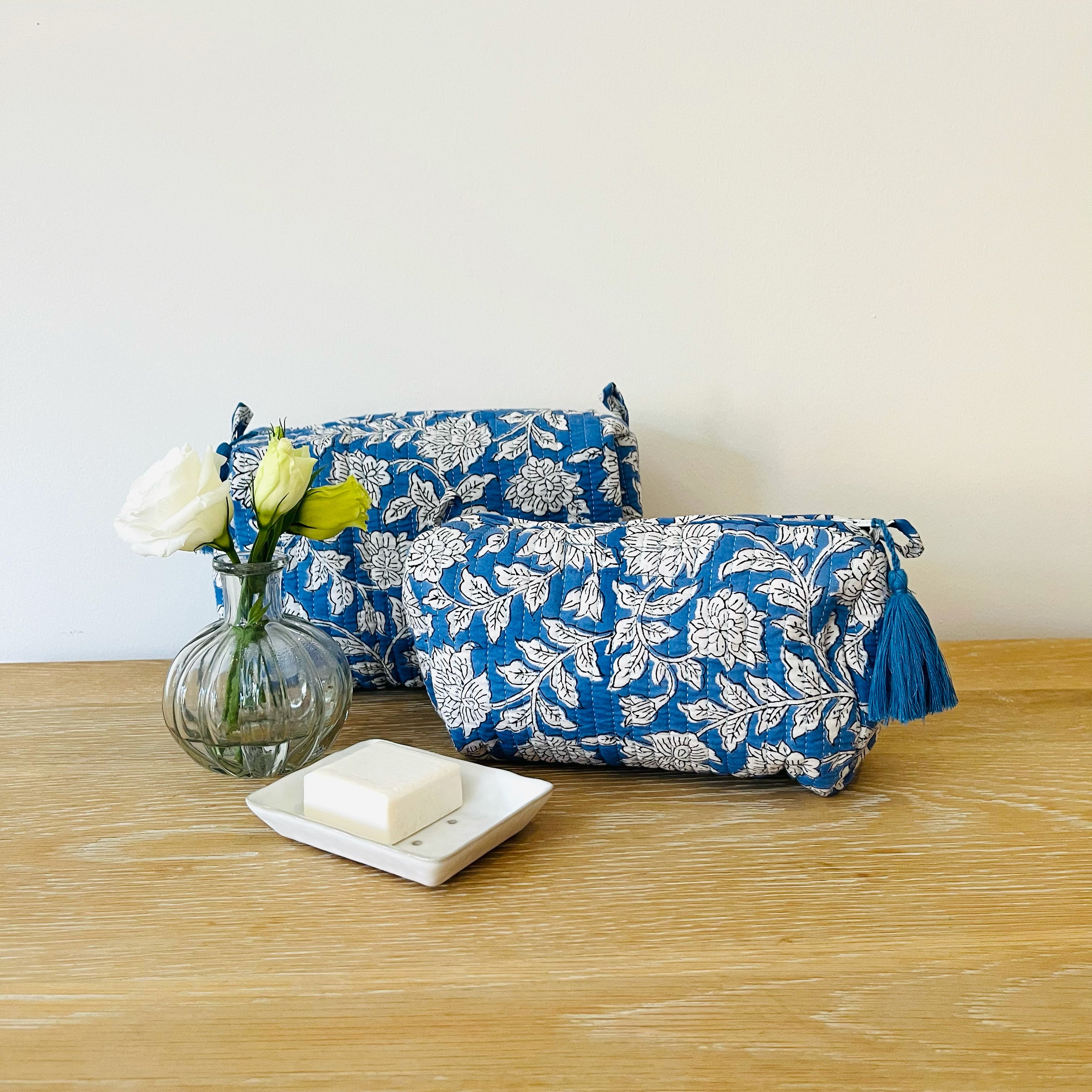 WASH BAG + MAKE UP POUCH SET - BLUE FLORAL