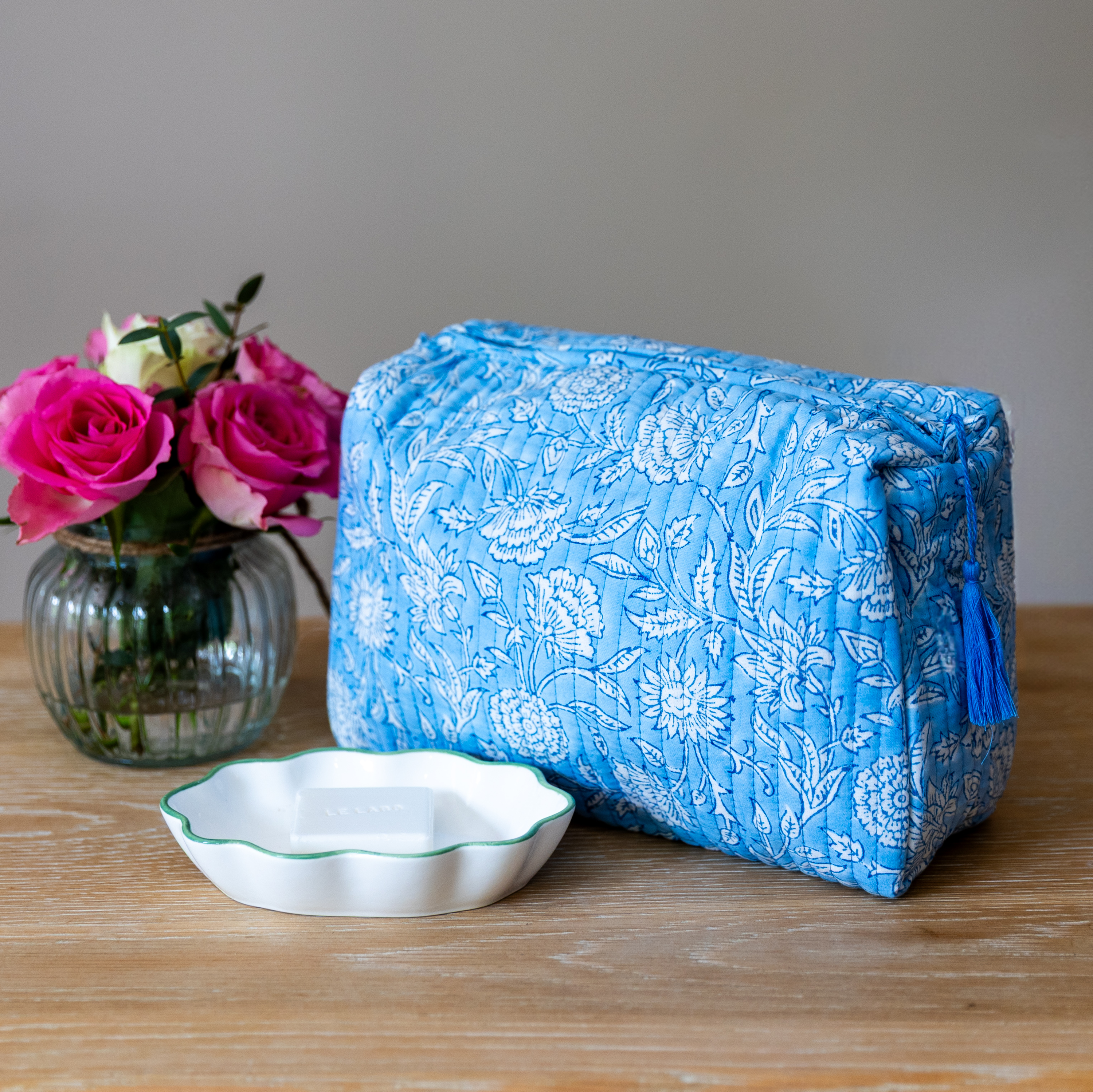 LARGE BATH BAG - POWDER BLUE