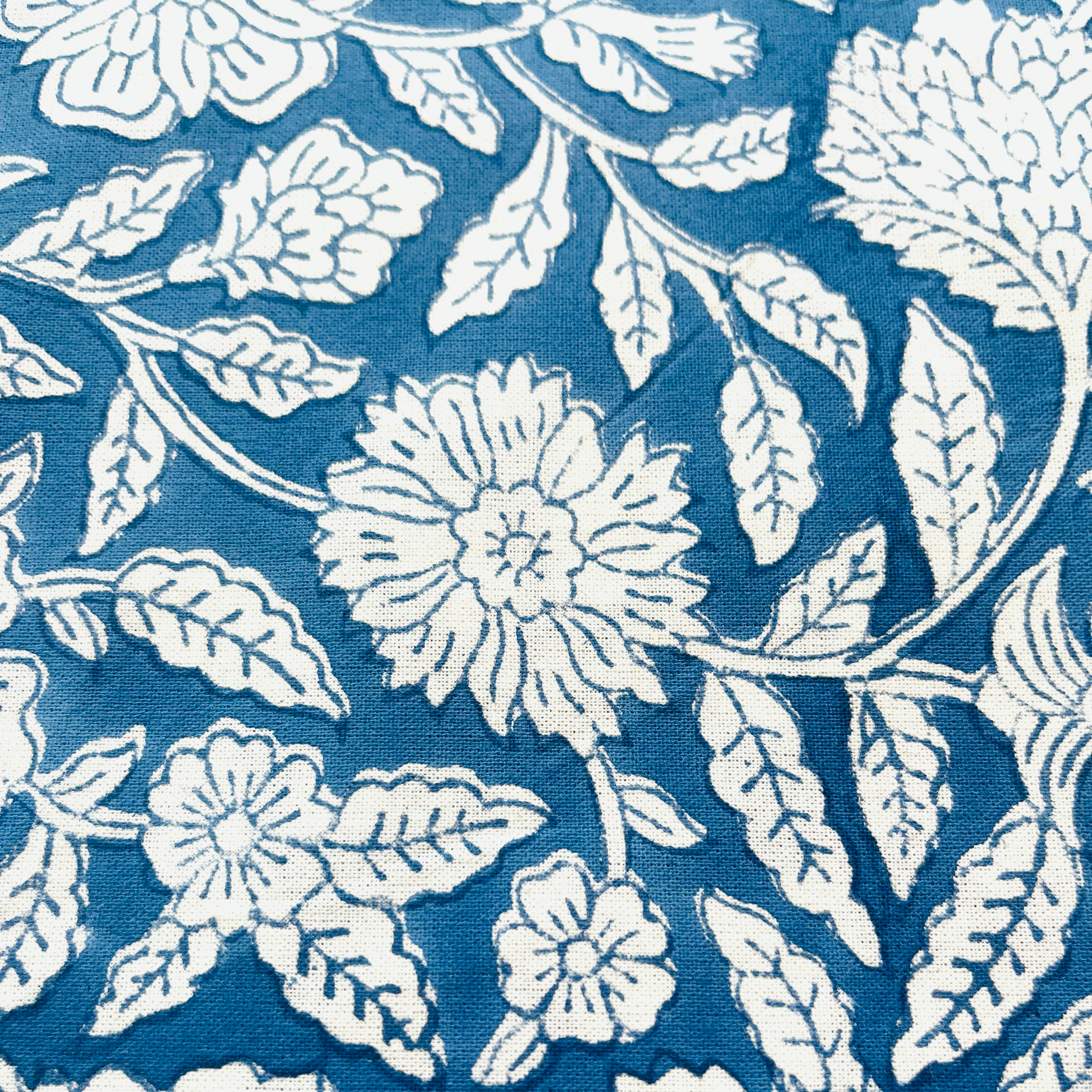 blue_floral_design_a8e97601-4dc2-4923-9af3-ff3db4c4fdec.png