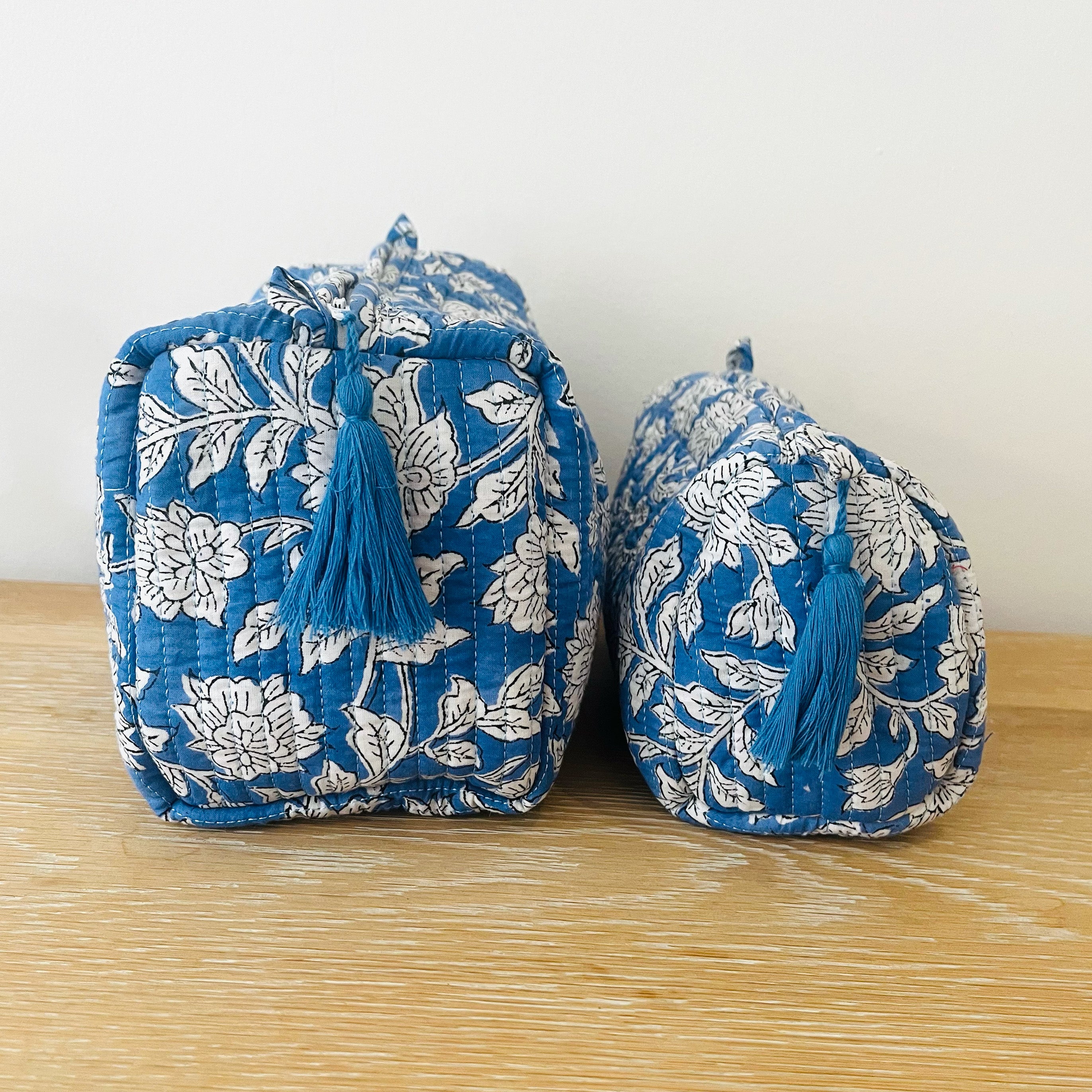 WASH BAG + MAKE UP POUCH SET - BLUE FLORAL