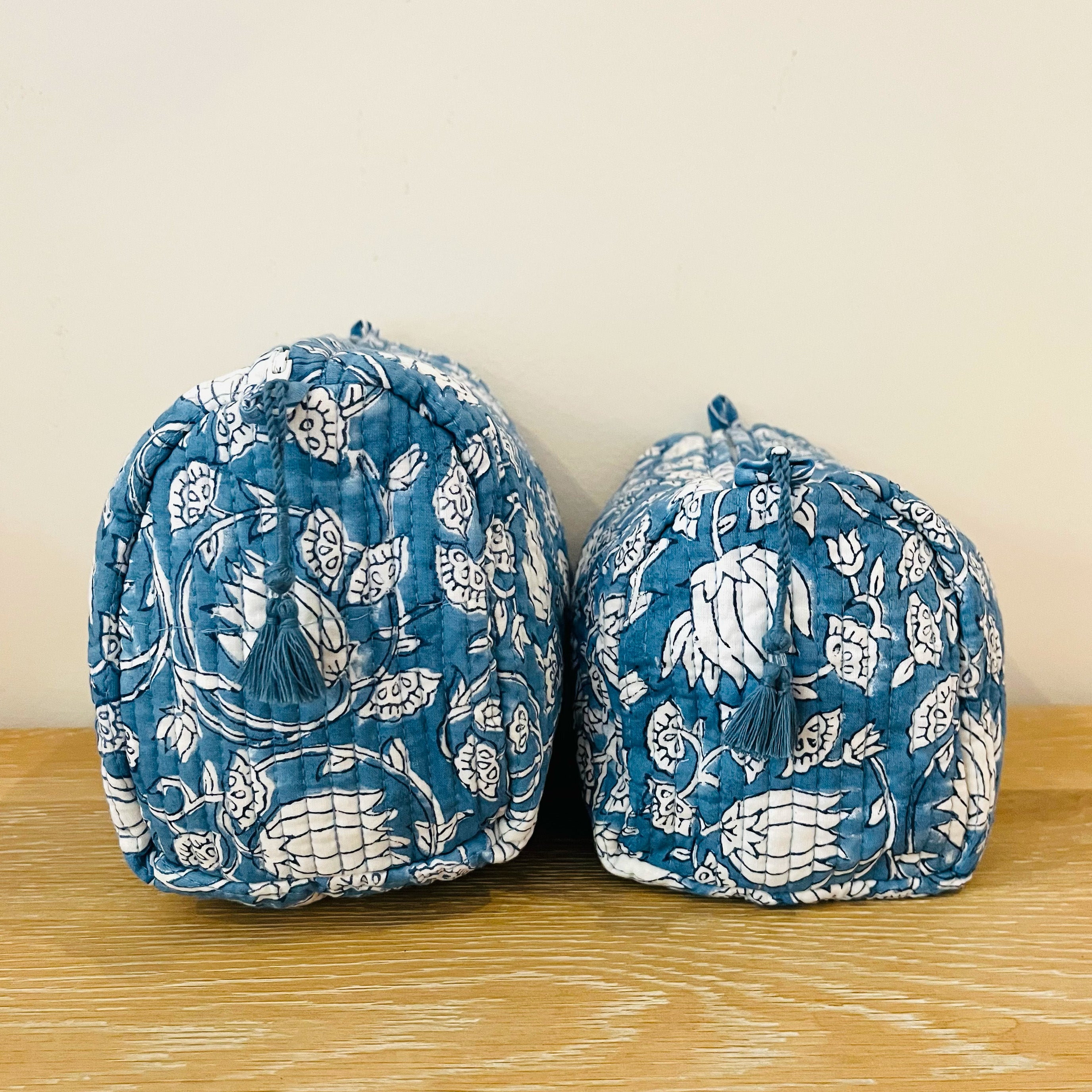 COTTON WASH BAG - BLUE FLORAL