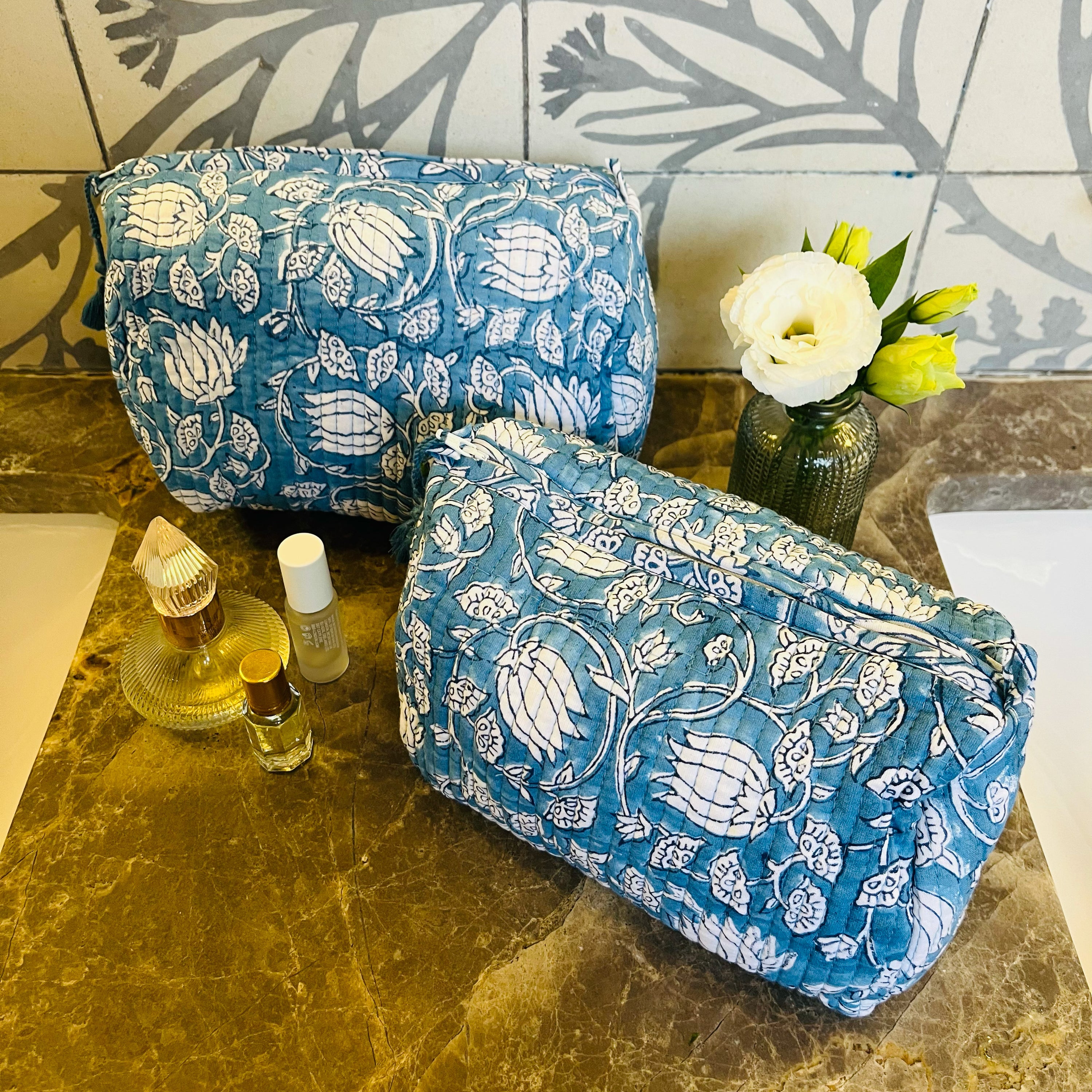 COTTON WASH BAG - BLUE FLORAL