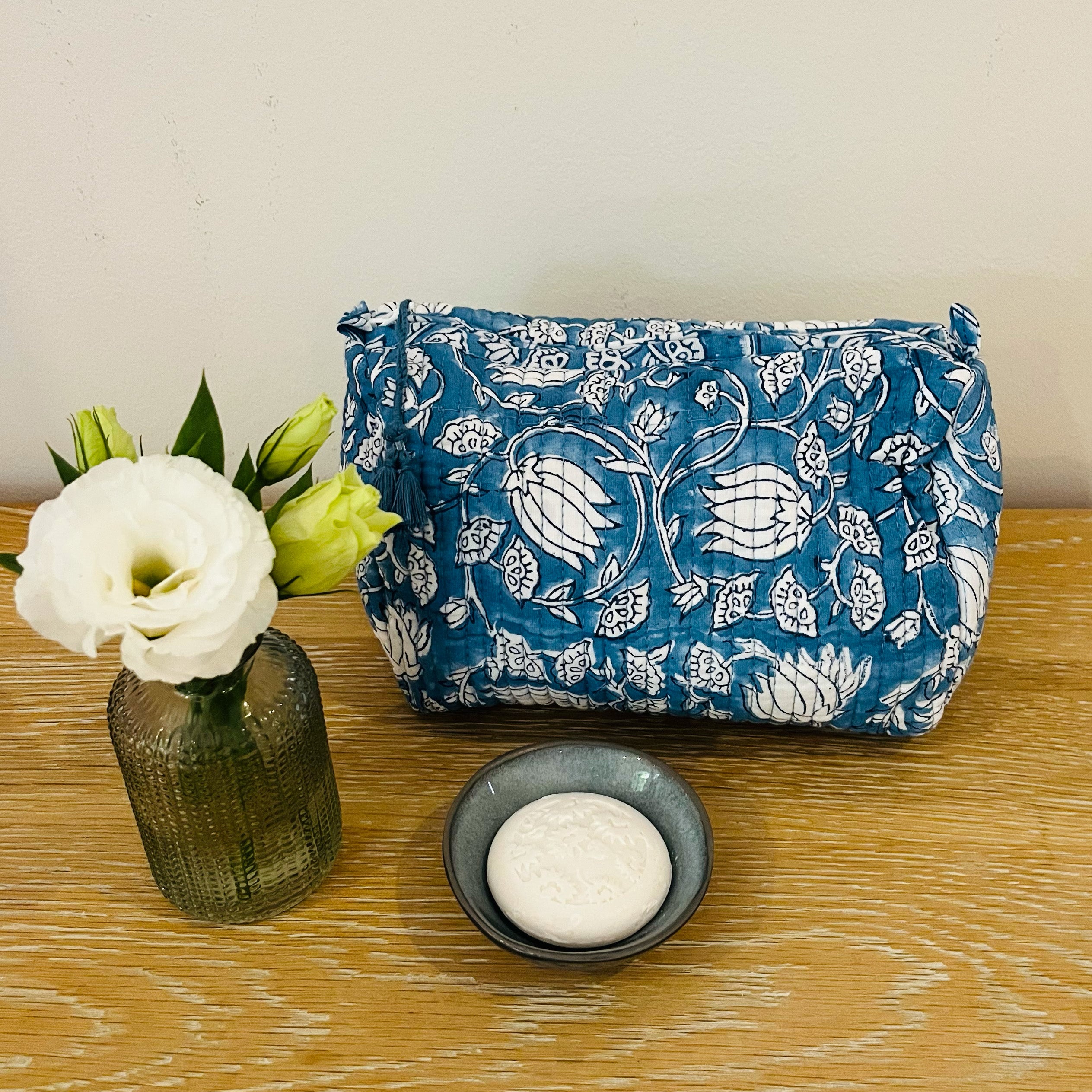 COTTON WASH BAG - BLUE FLORAL