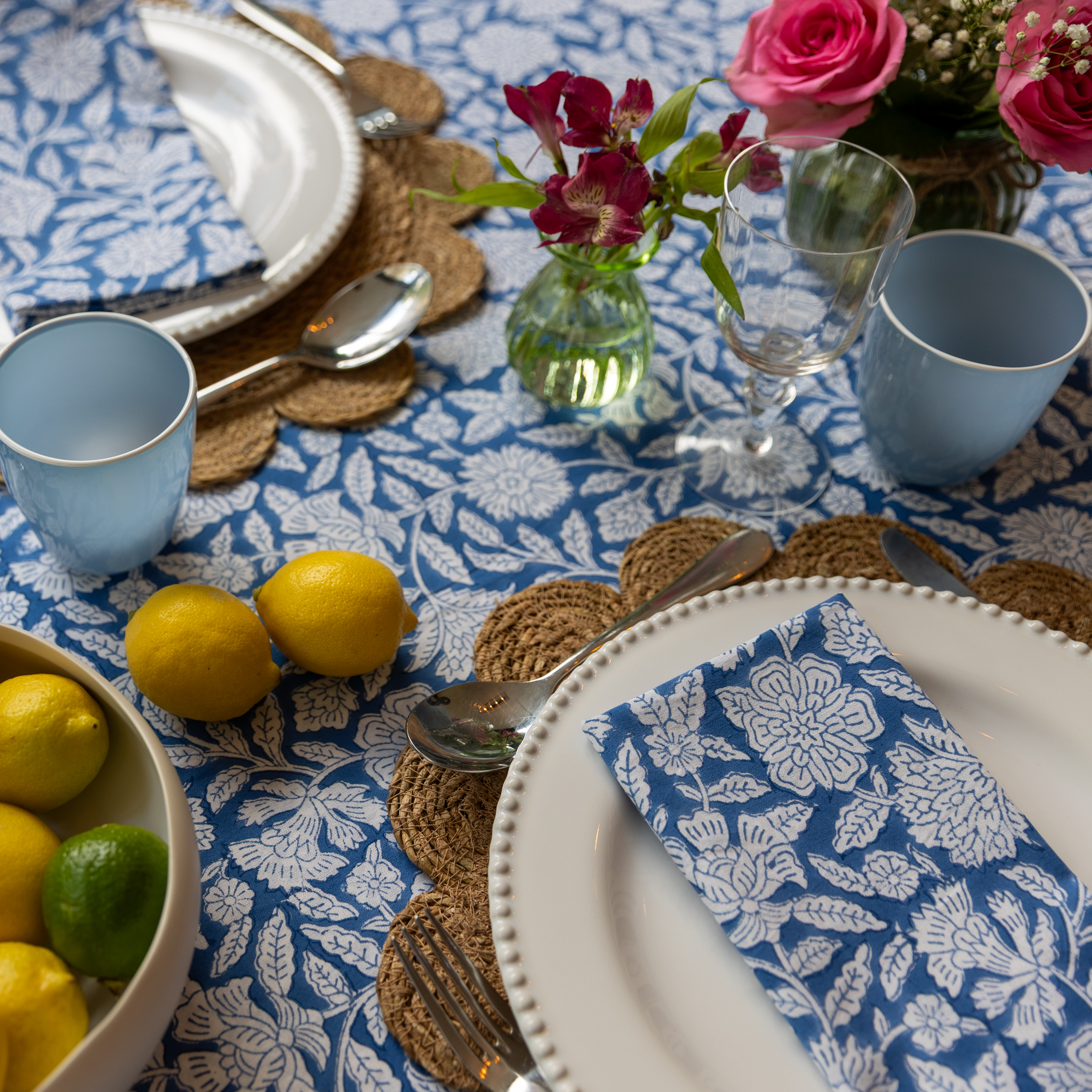 blue_floral_t_cloth3.png