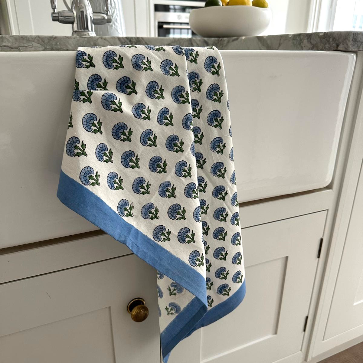 blue_flower_teatowel1.png