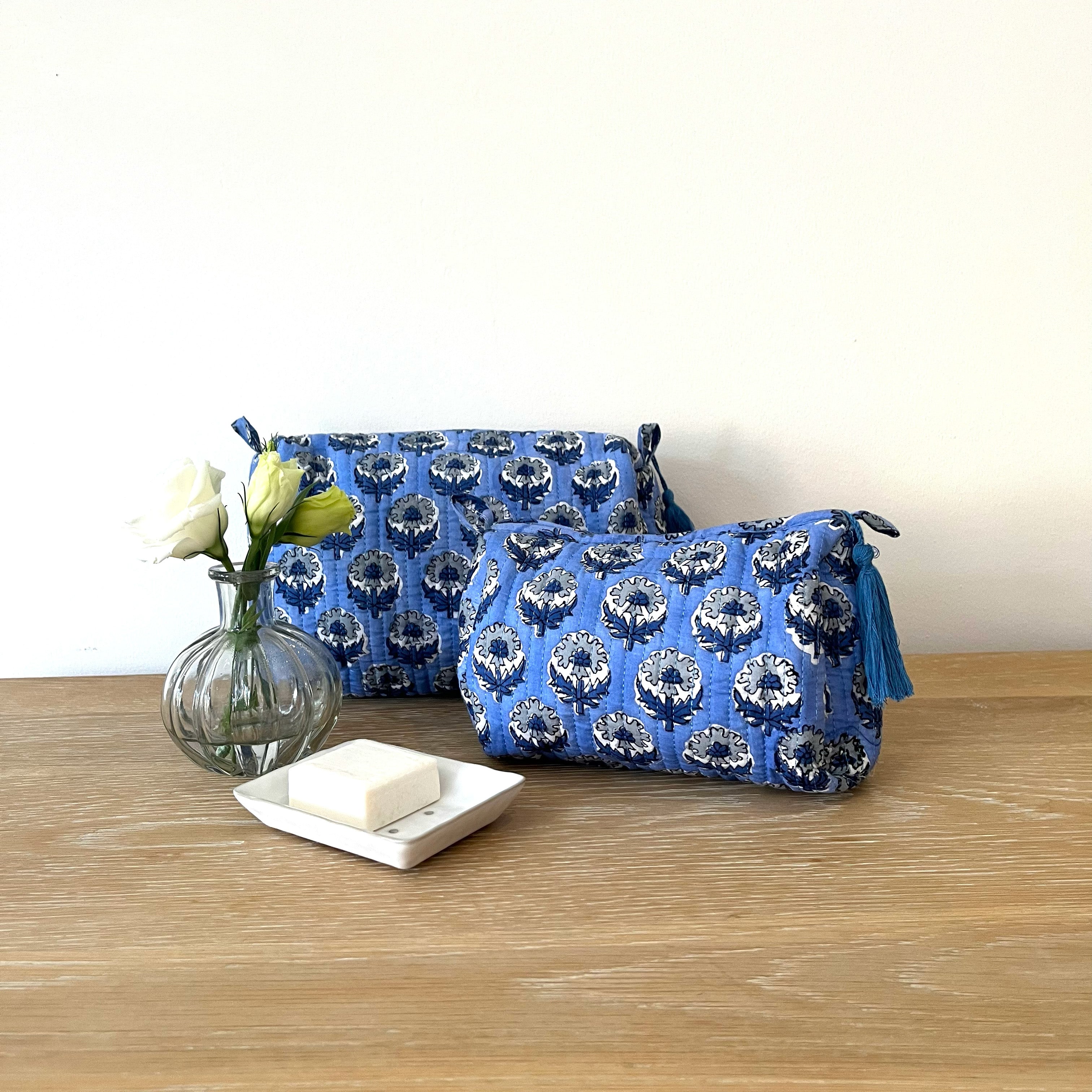 blue_grey_flower_again.jpg