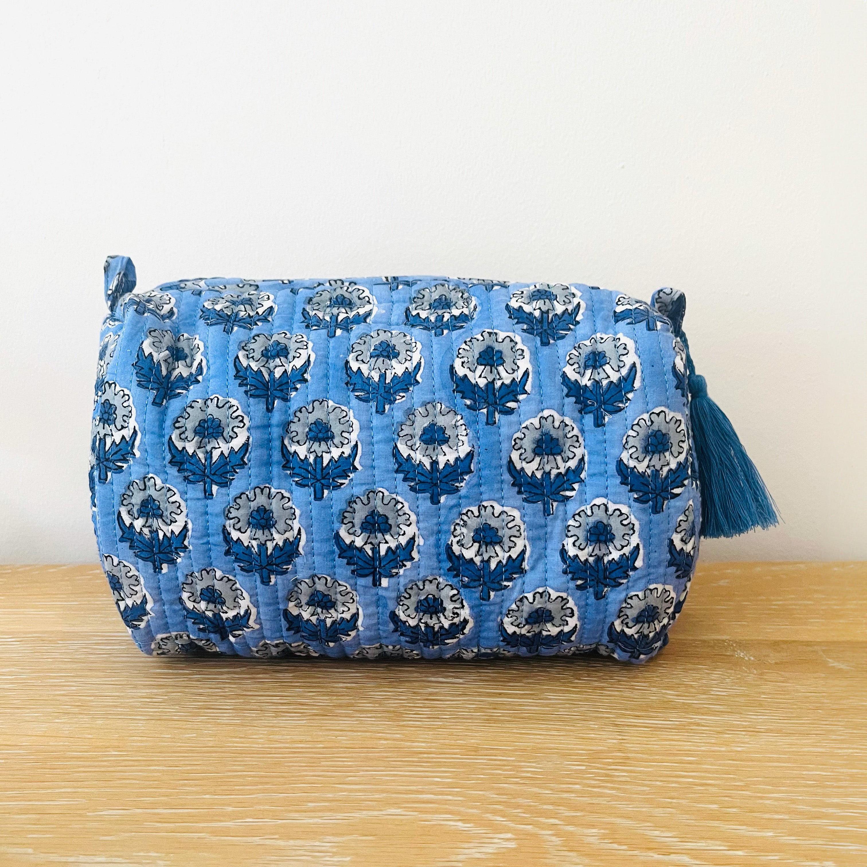 WASH BAG + MAKE UP POUCH SET - BLUE WITH GREY FLOWER