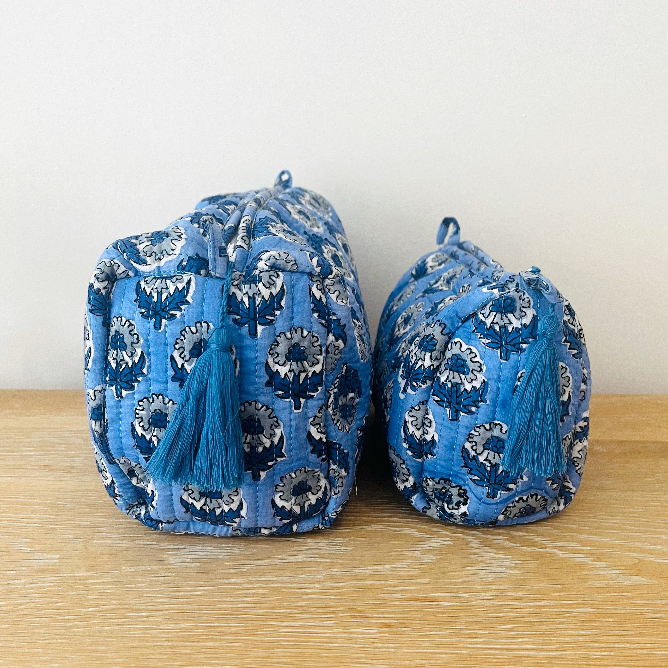 WASH BAG + MAKE UP POUCH SET - BLUE WITH GREY FLOWER