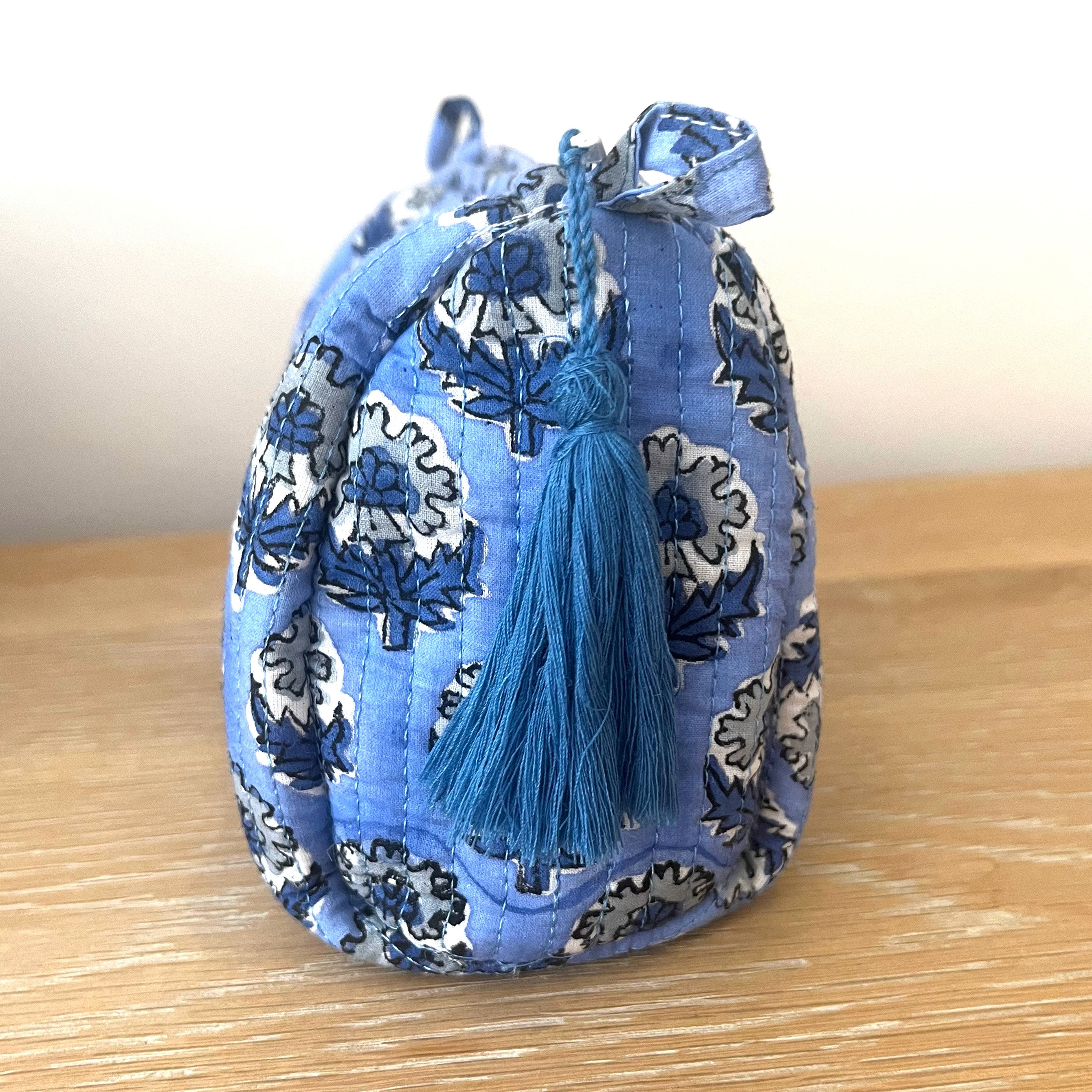 WASH BAG + MAKE UP POUCH SET - BLUE WITH GREY FLOWER
