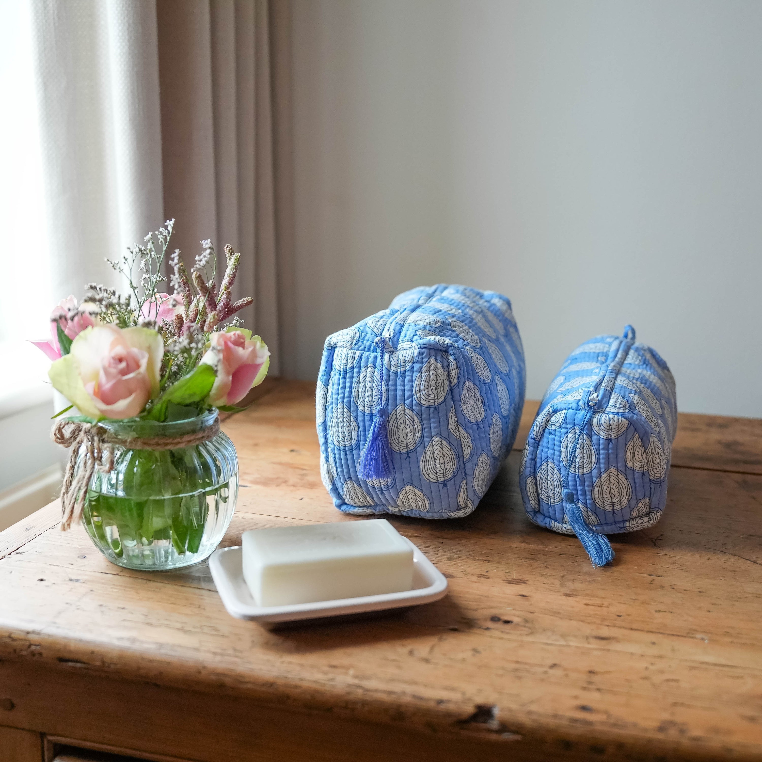 COTTON WASH BAG - BLUE LEAF