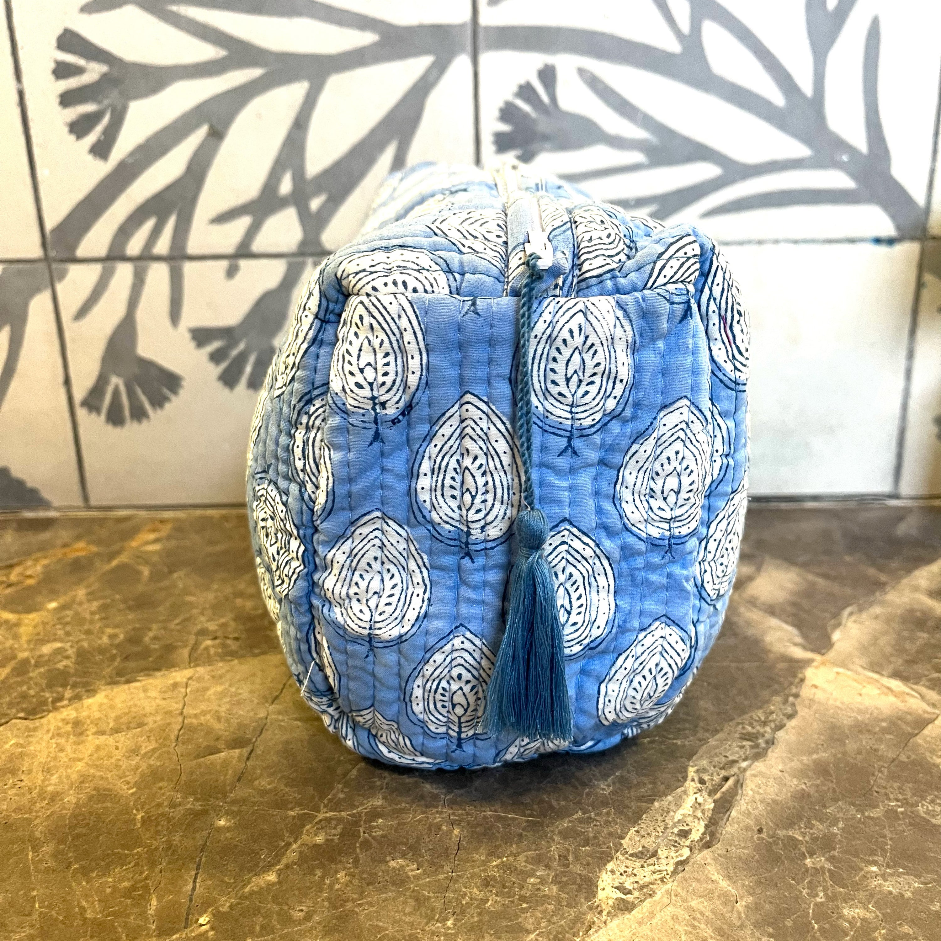 COTTON WASH BAG - BLUE LEAF