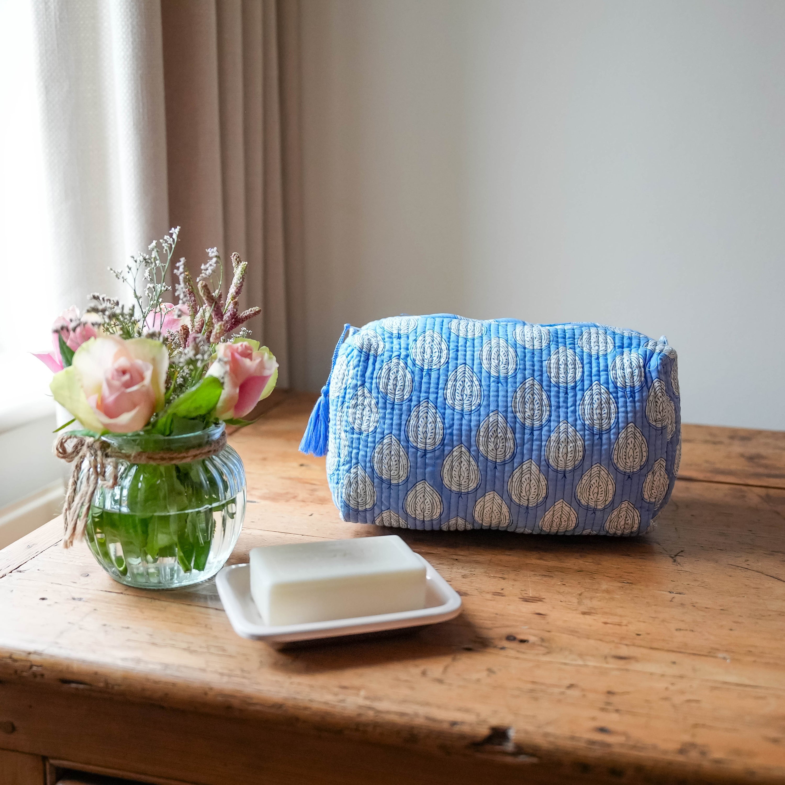 COTTON WASH BAG - BLUE LEAF