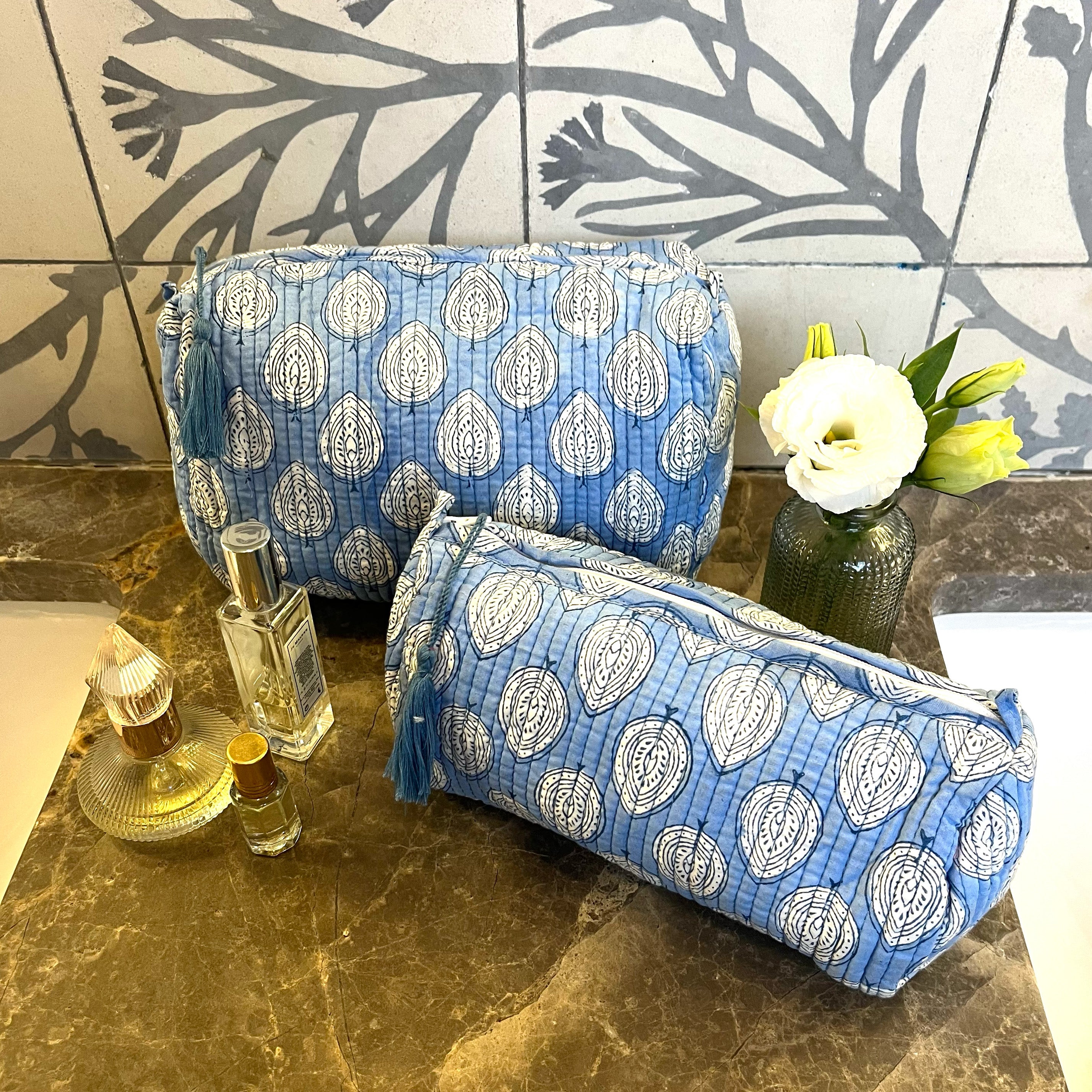 COTTON WASH BAG - BLUE LEAF