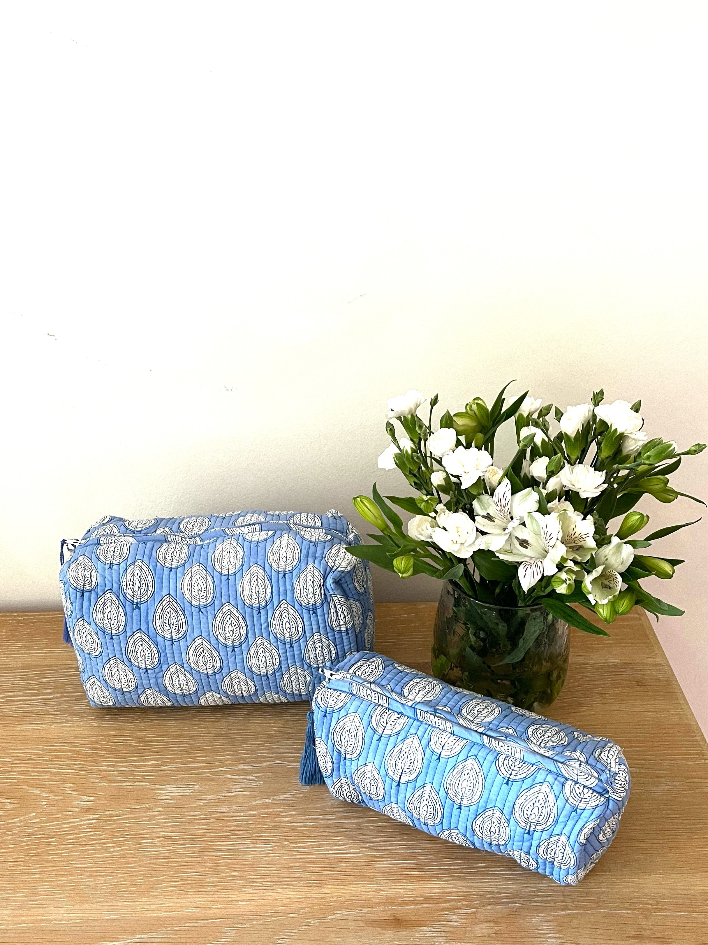 COTTON WASH BAG - BLUE LEAF