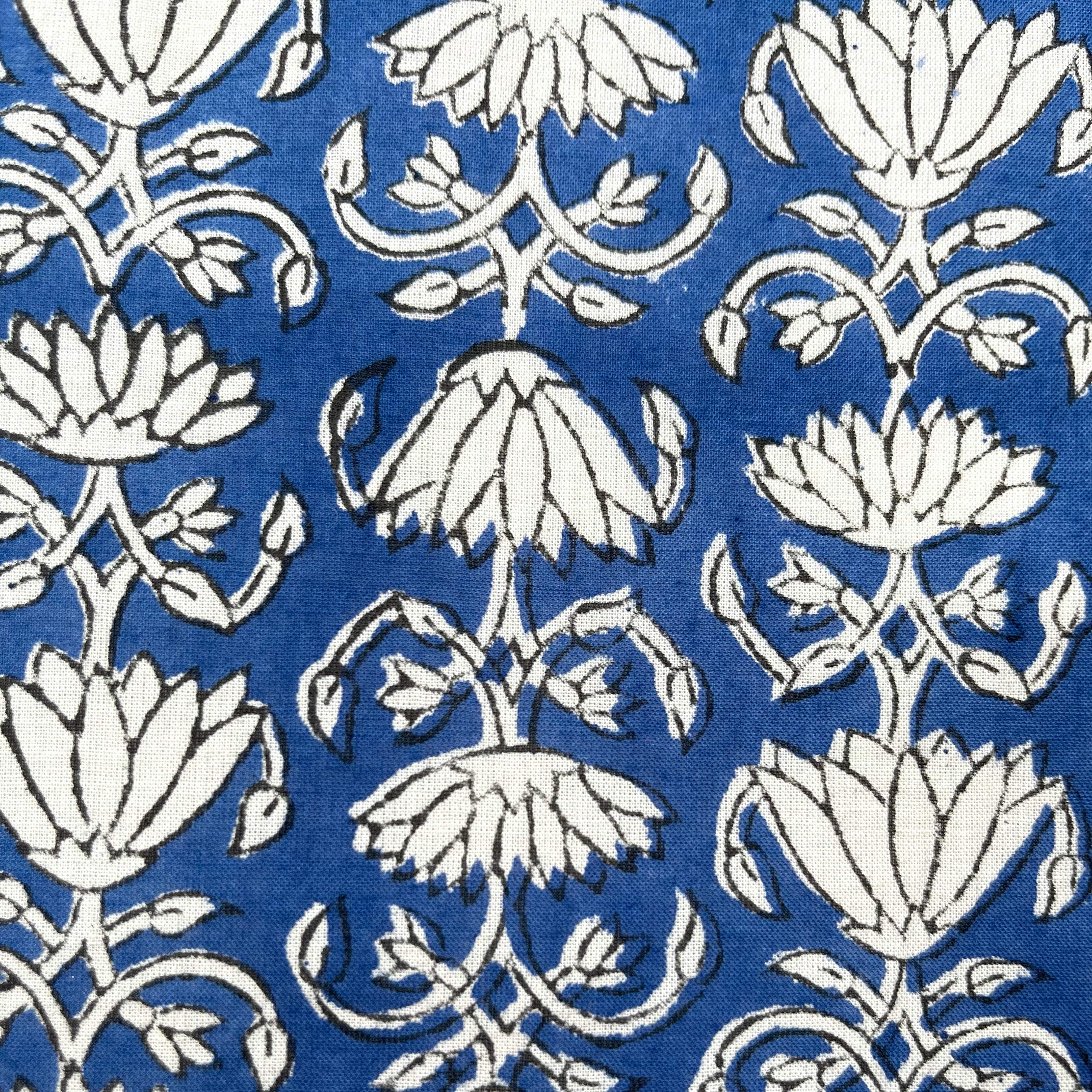 blue_lotus_close_49814f52-f27e-4895-b634-459335ab8f1f.jpg