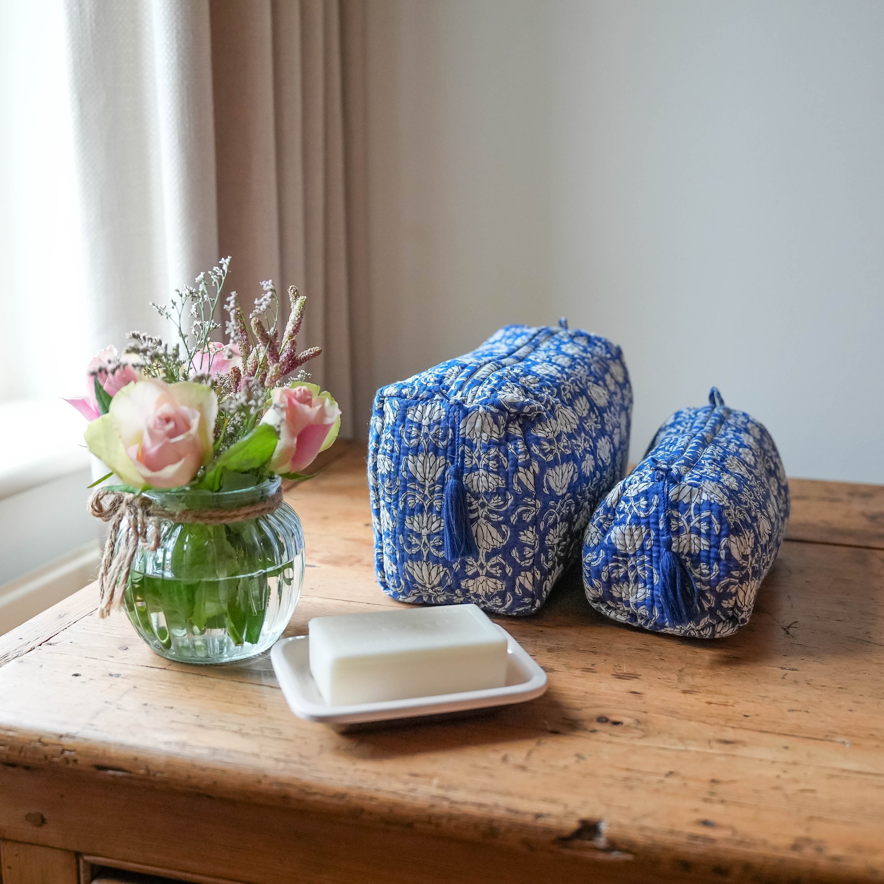 COTTON WASH BAG - BLUE LOTUS