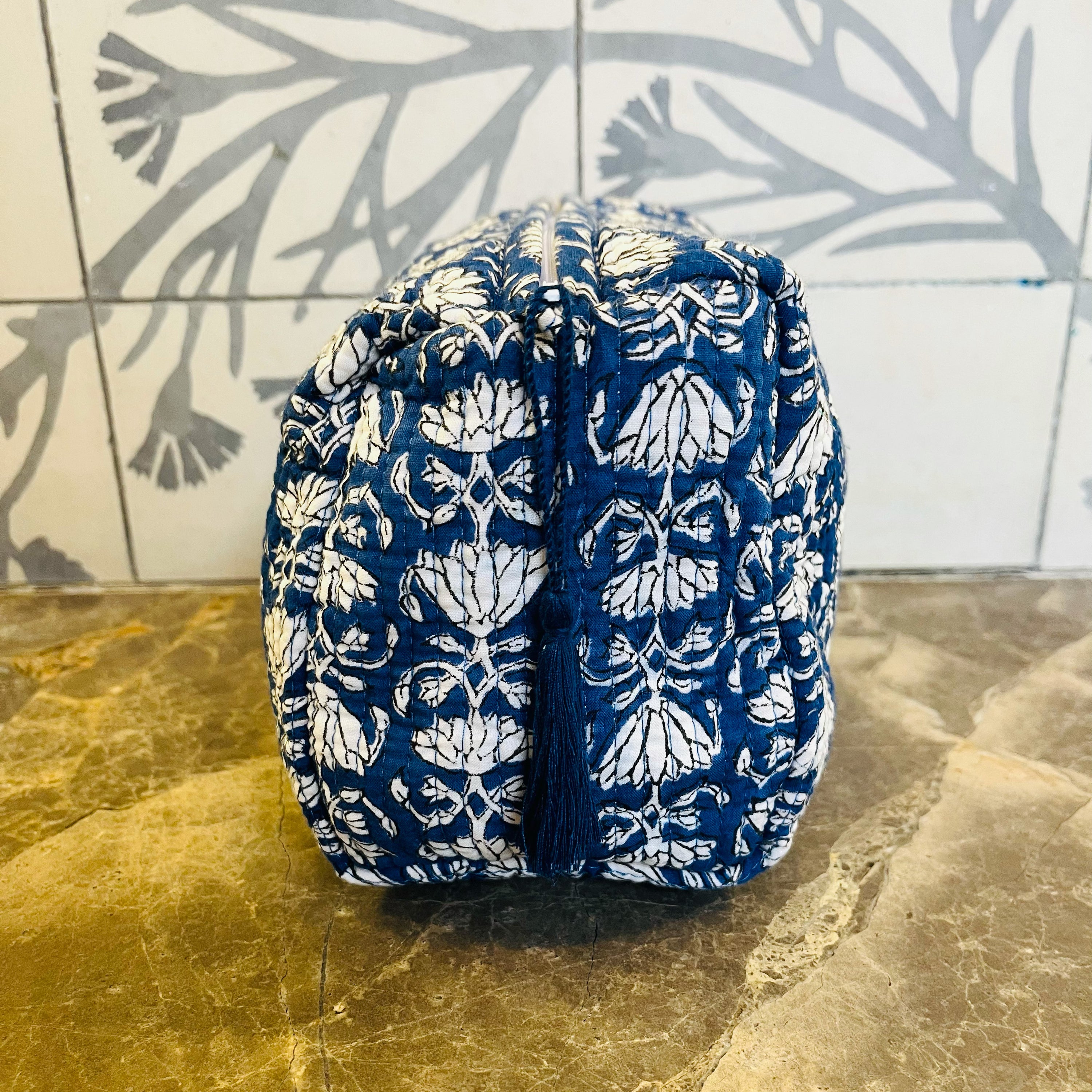 COTTON WASH BAG - BLUE LOTUS