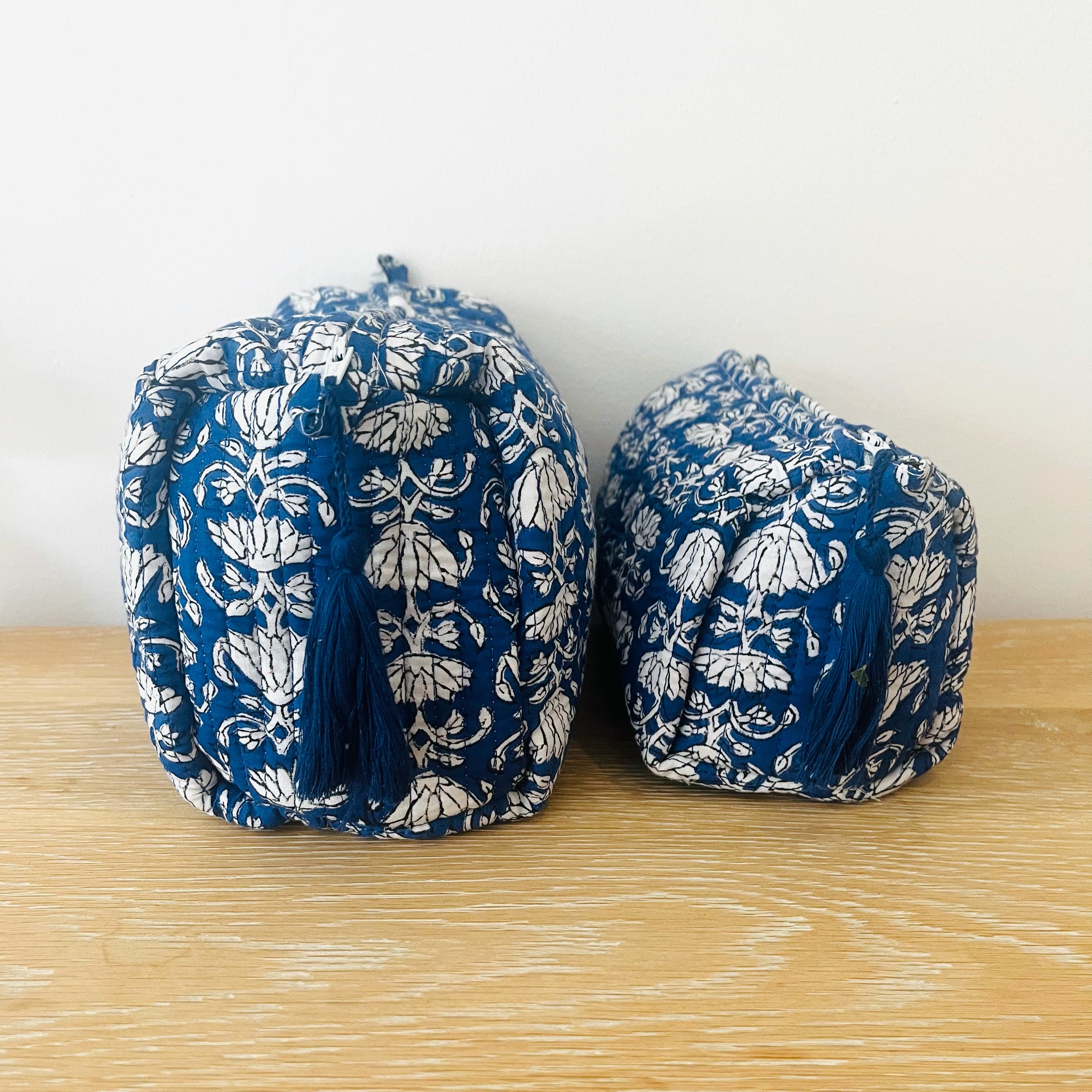 WASH BAG + MAKE UP POUCH SET - BLUE LOTUS