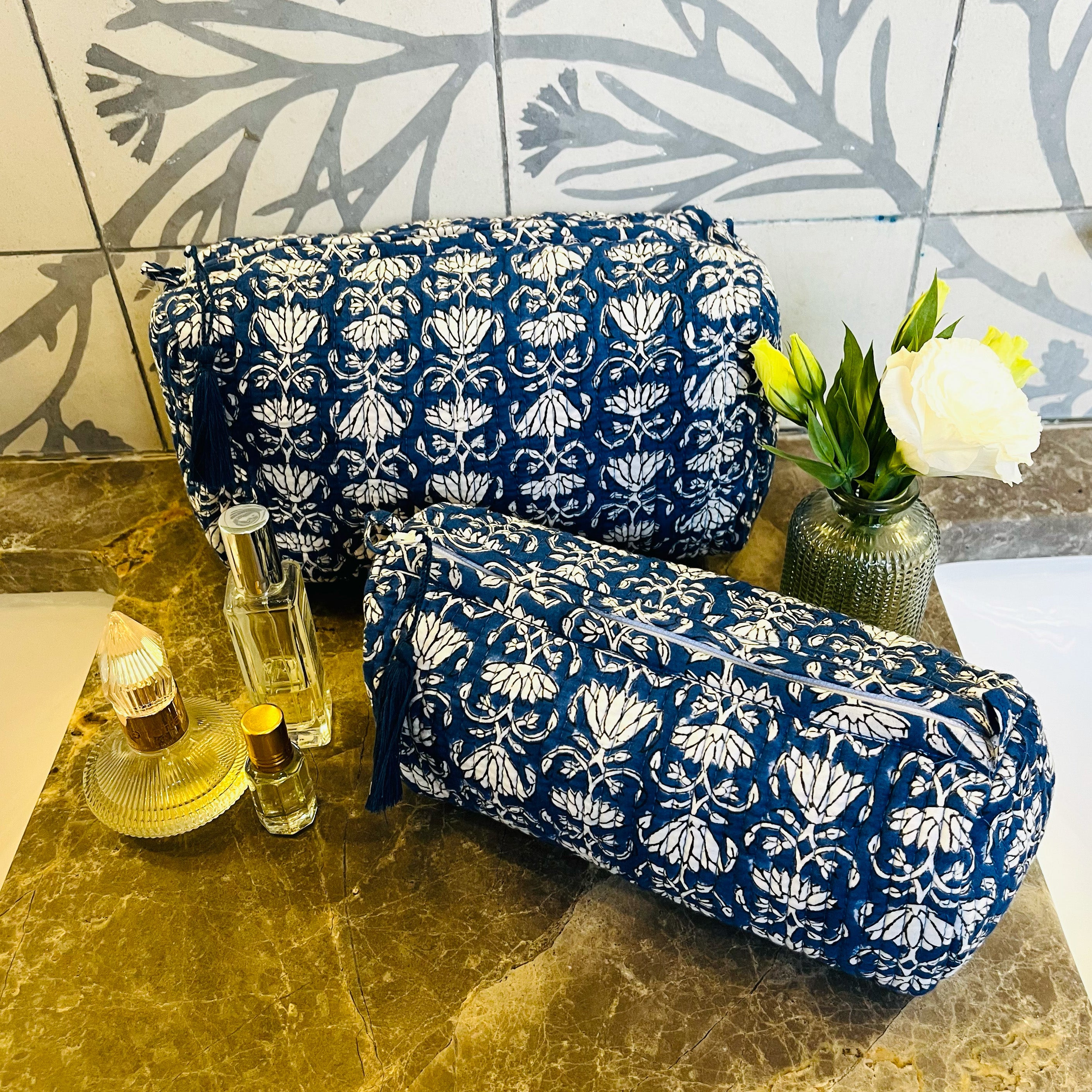 COTTON WASH BAG - BLUE LOTUS