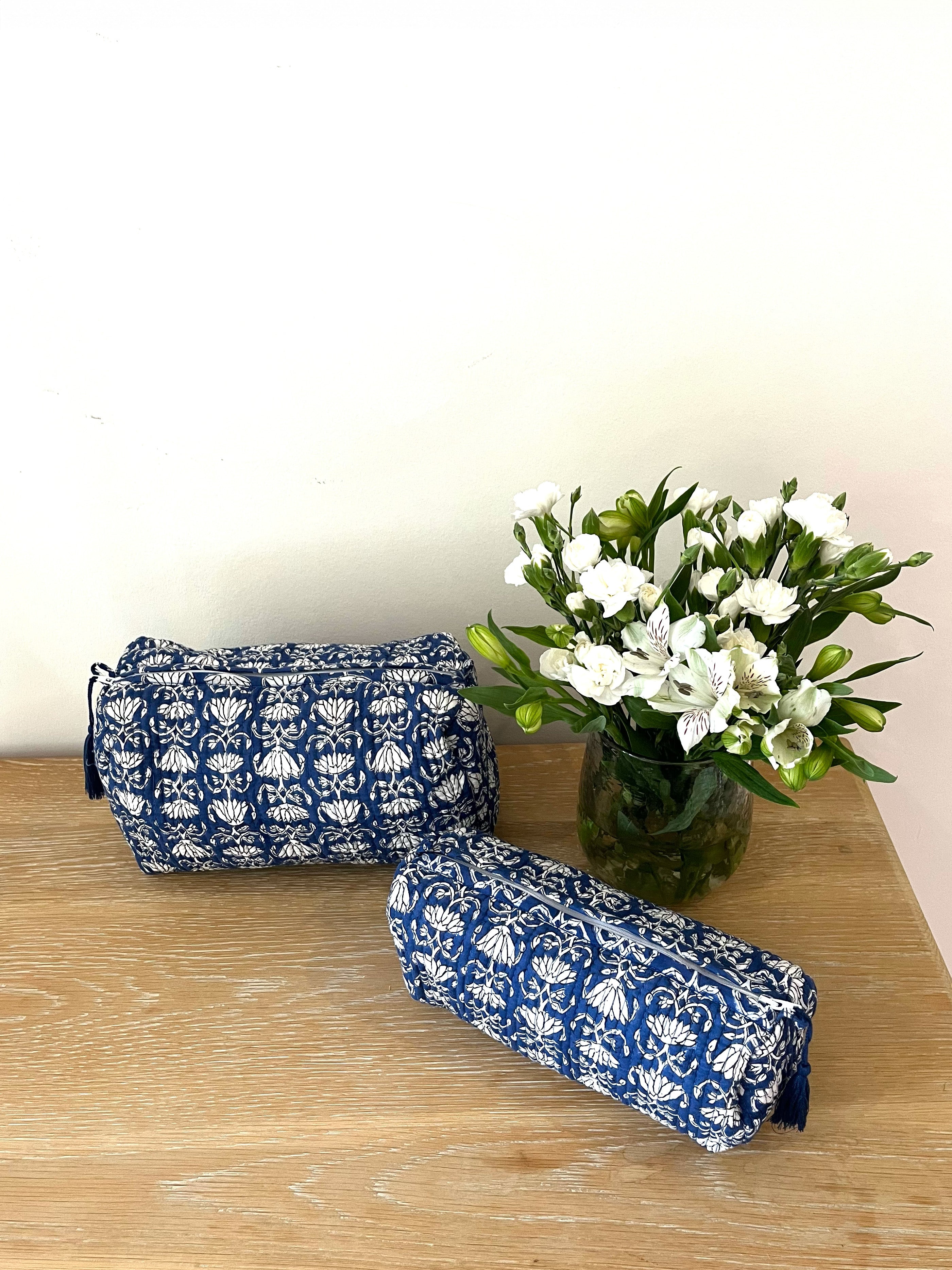 COTTON WASH BAG - BLUE LOTUS