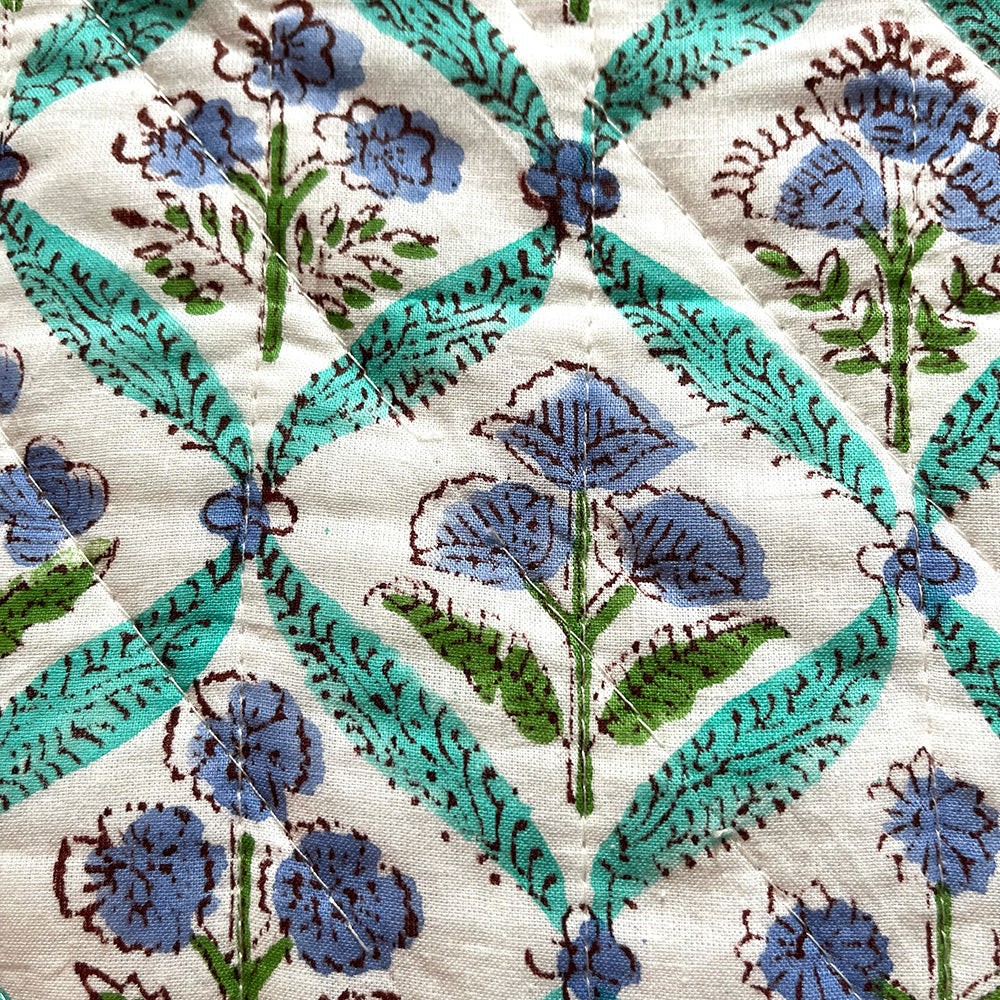 blue_trellis_close.jpg