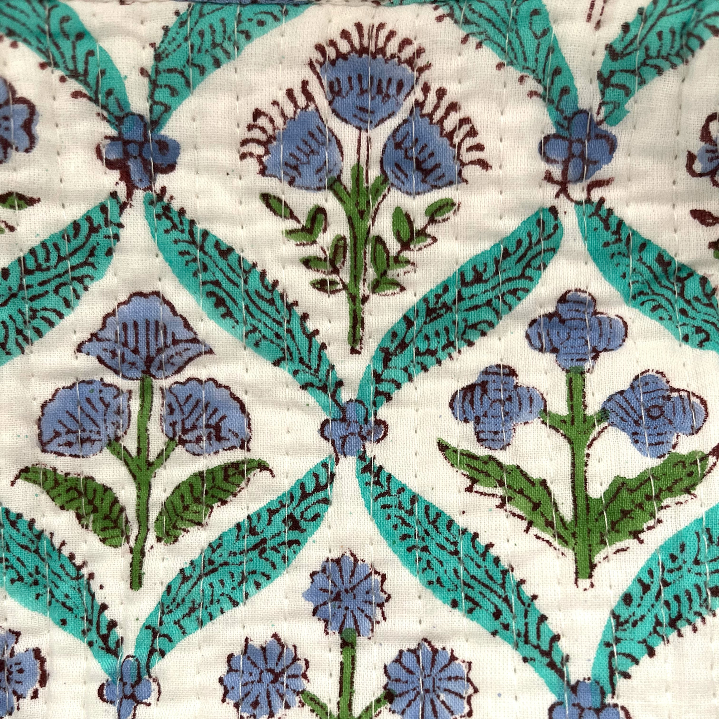 blue_trellis_close1.jpg