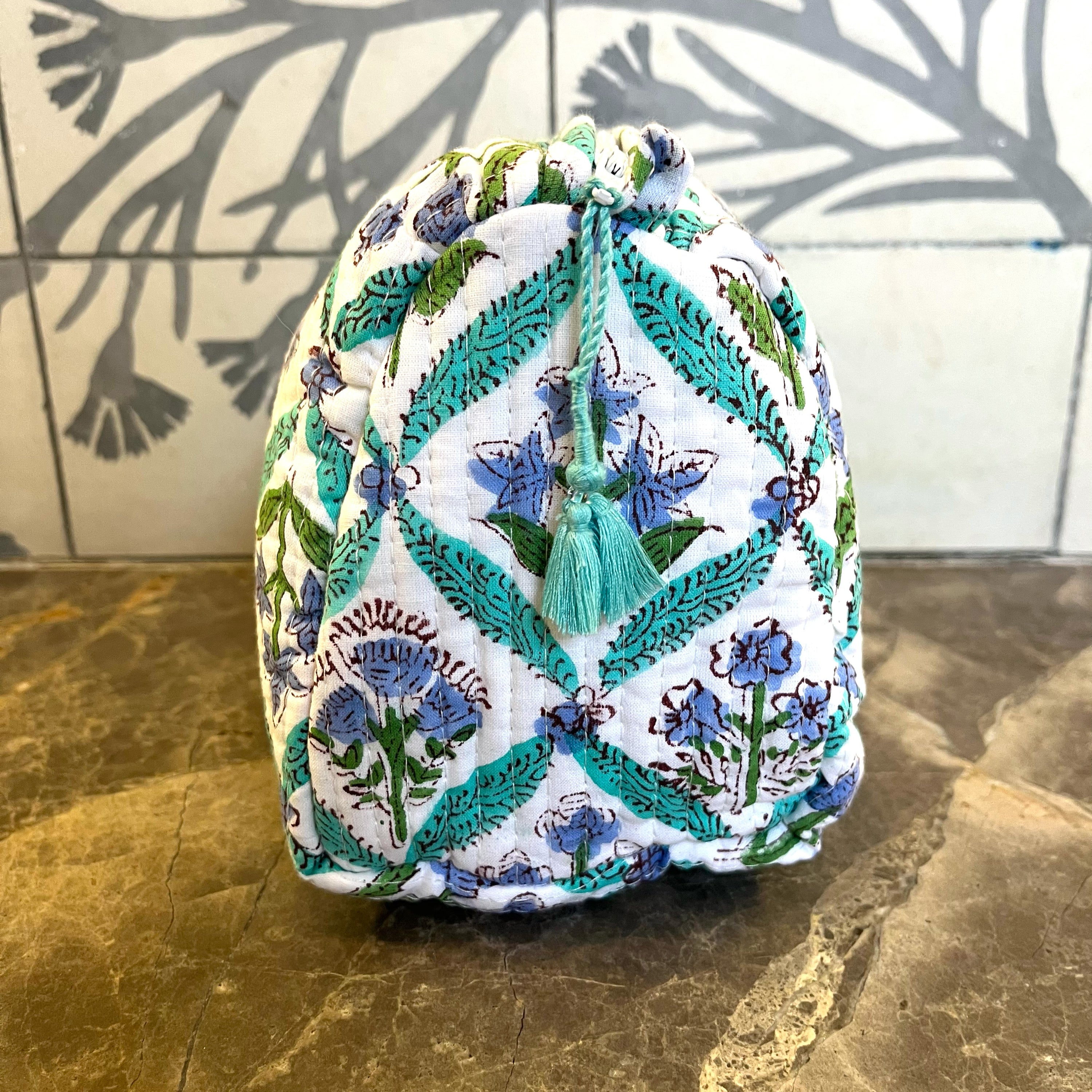 COTTON WASH BAG - BLUE TRELLIS