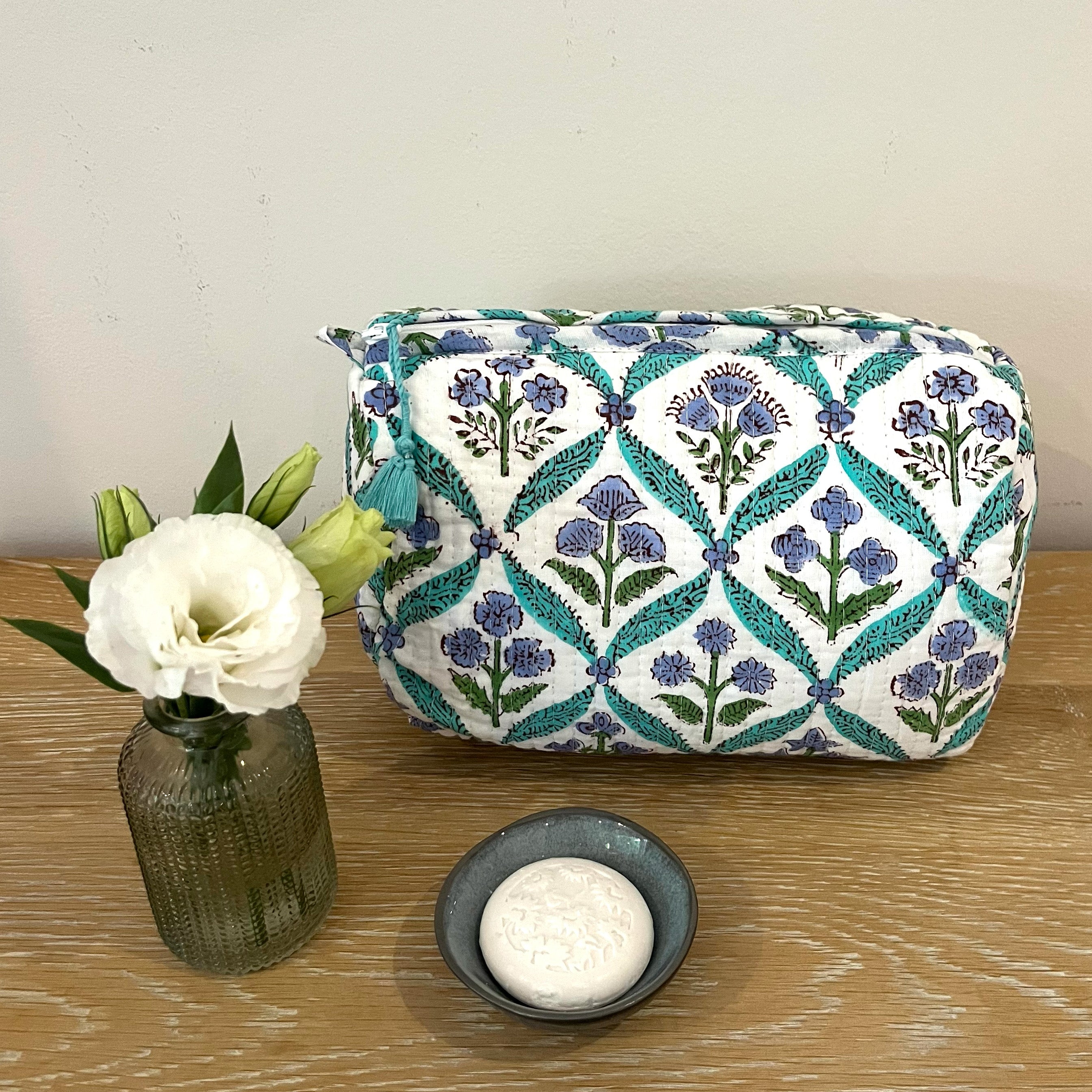 LARGE COTTON WASH BAG - BLUE TRELLIS (Was £24)