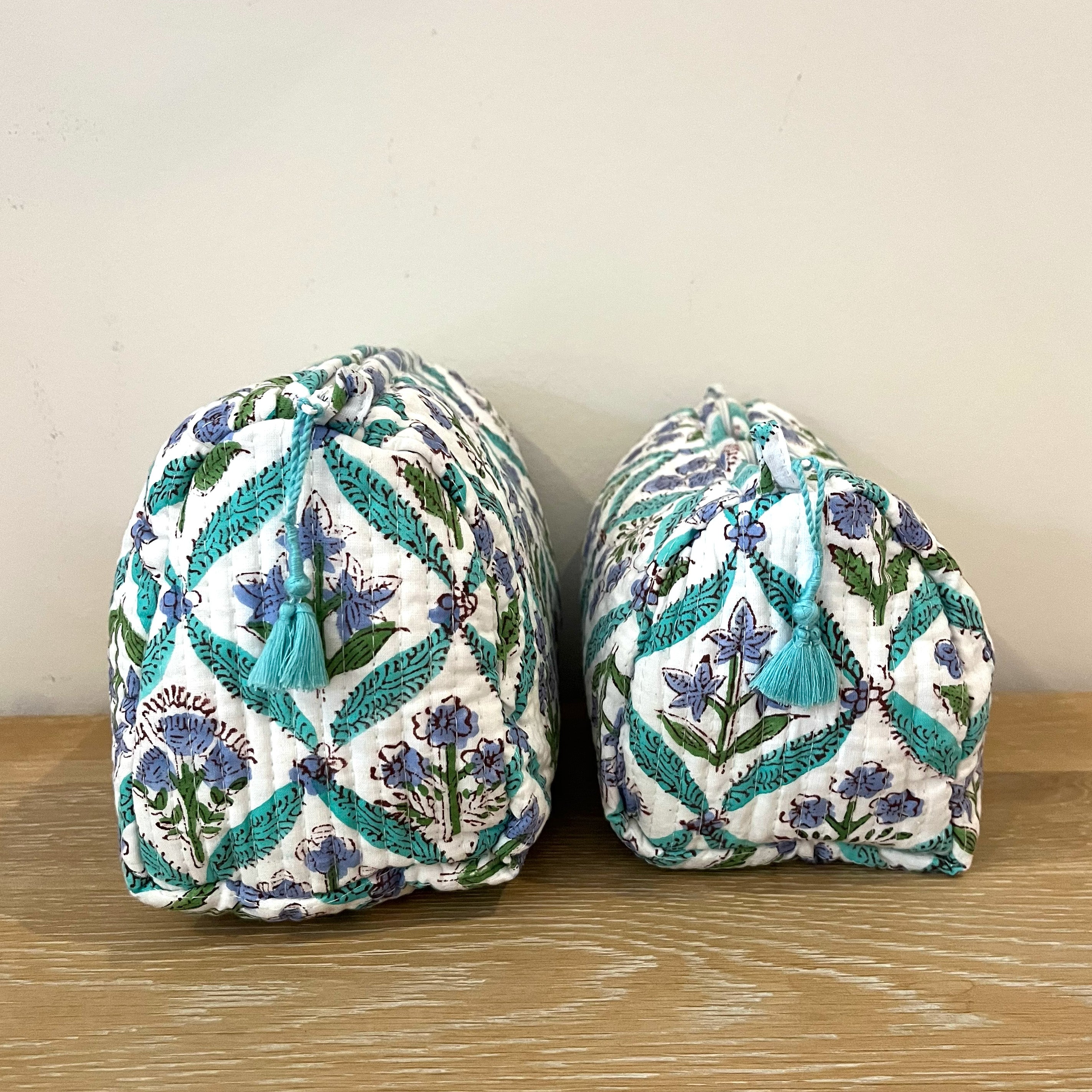 COTTON WASH BAG - BLUE TRELLIS