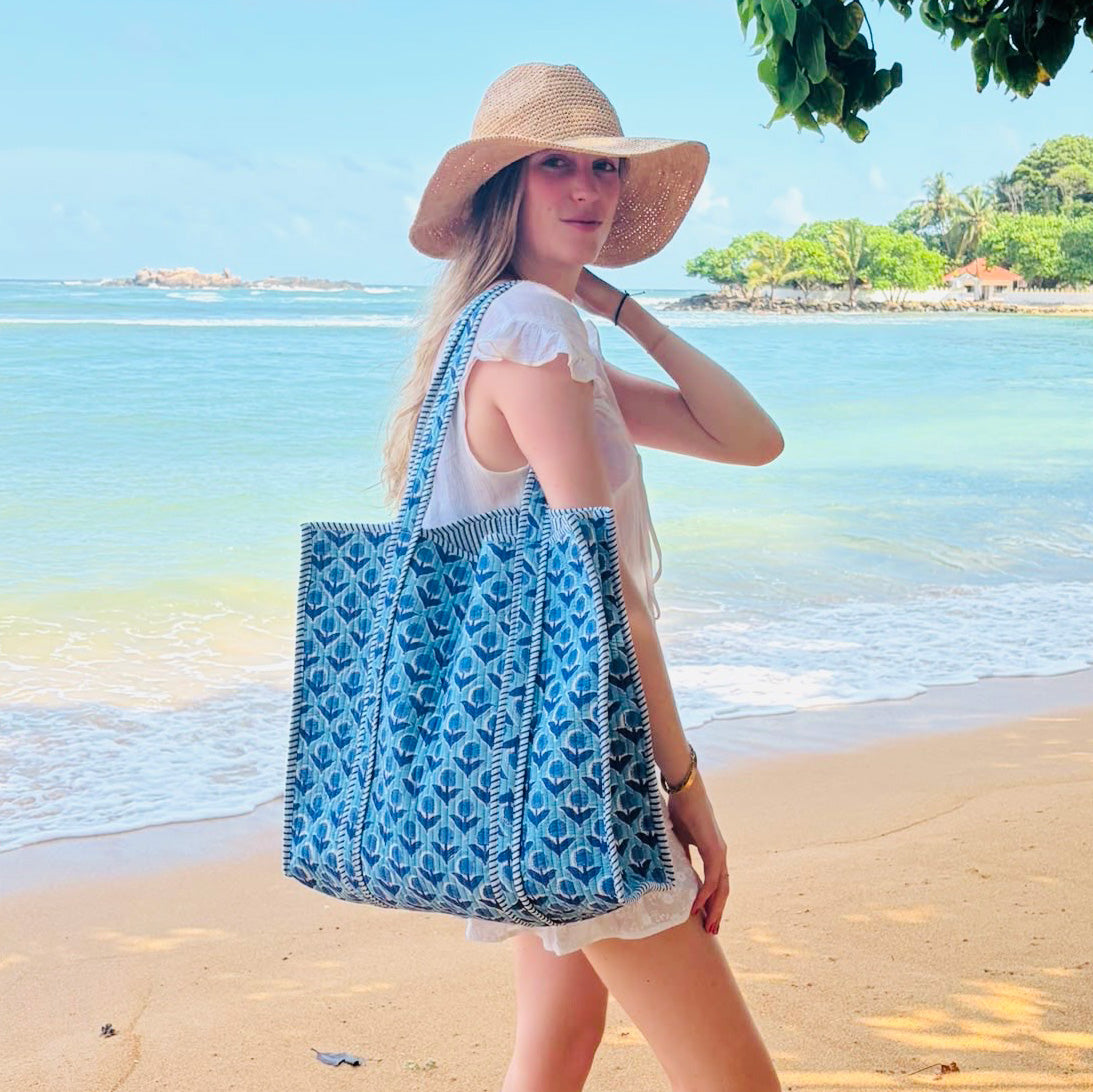 QUILTED COTTON TOTE BAG -CORNFLOWER BLUE
