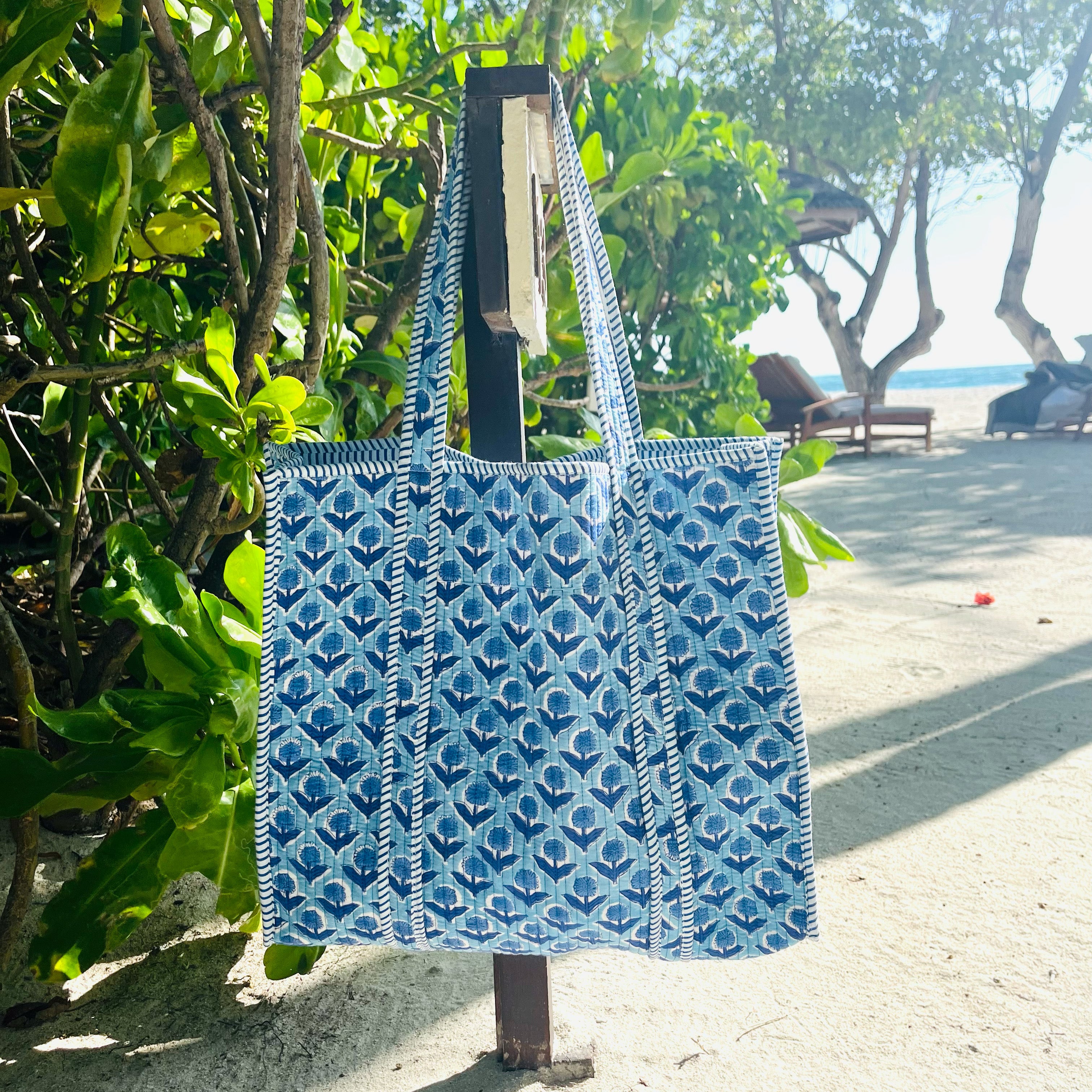 QUILTED COTTON TOTE BAG -CORNFLOWER BLUE