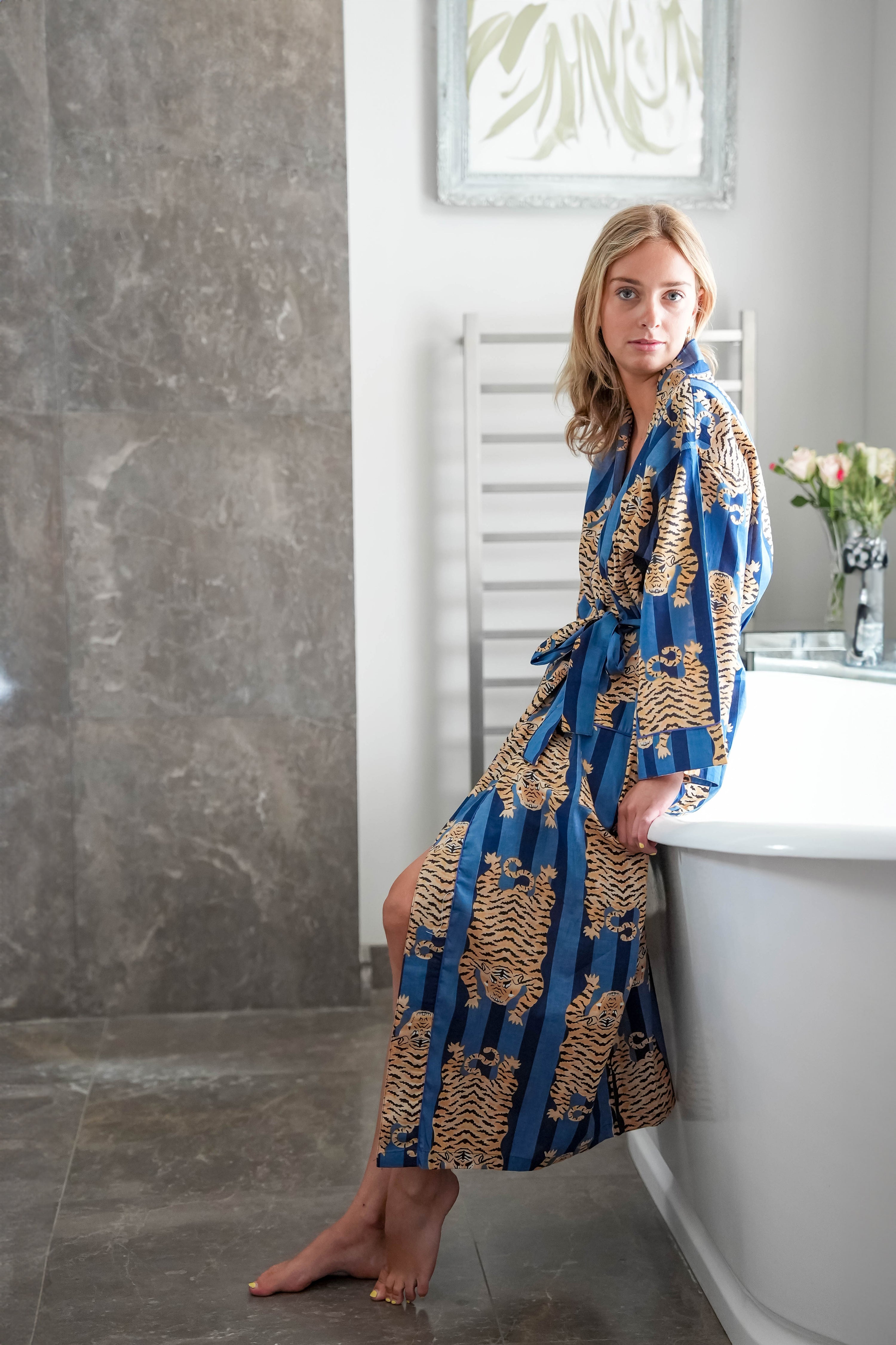 TIGER PRINT ROBE - DARK BLUE